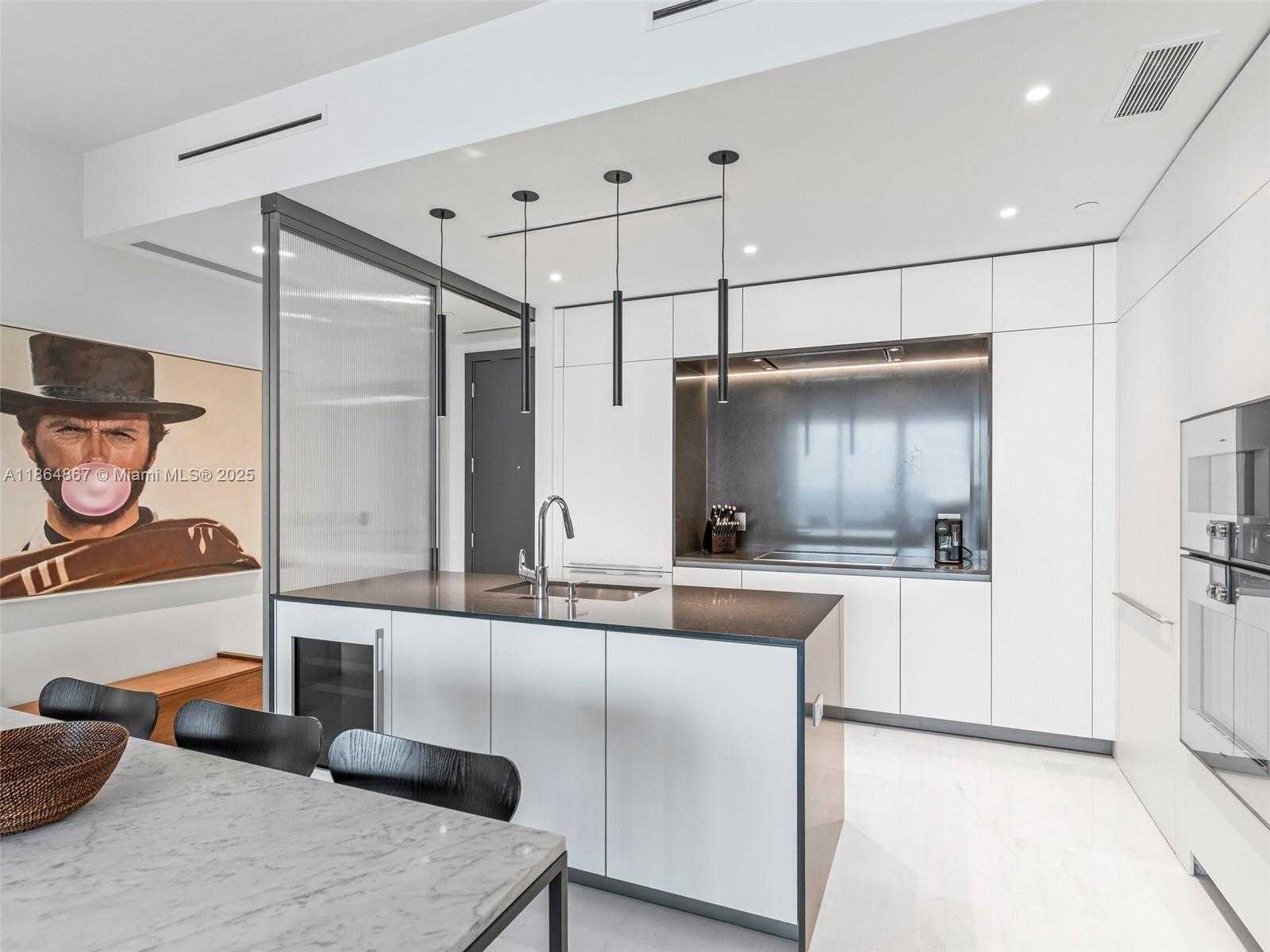 Small Image of 300 BISCAYNE BLVD WAY #2505, Miami Number 11