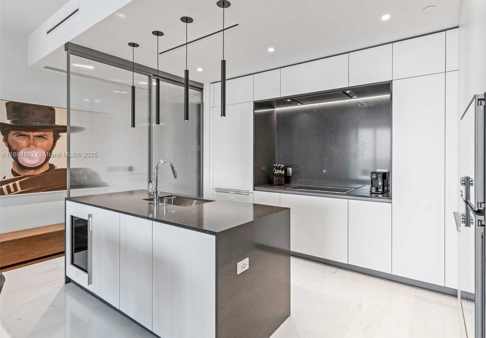 Small Image of 300 BISCAYNE BLVD WAY #2505, Miami Number 12