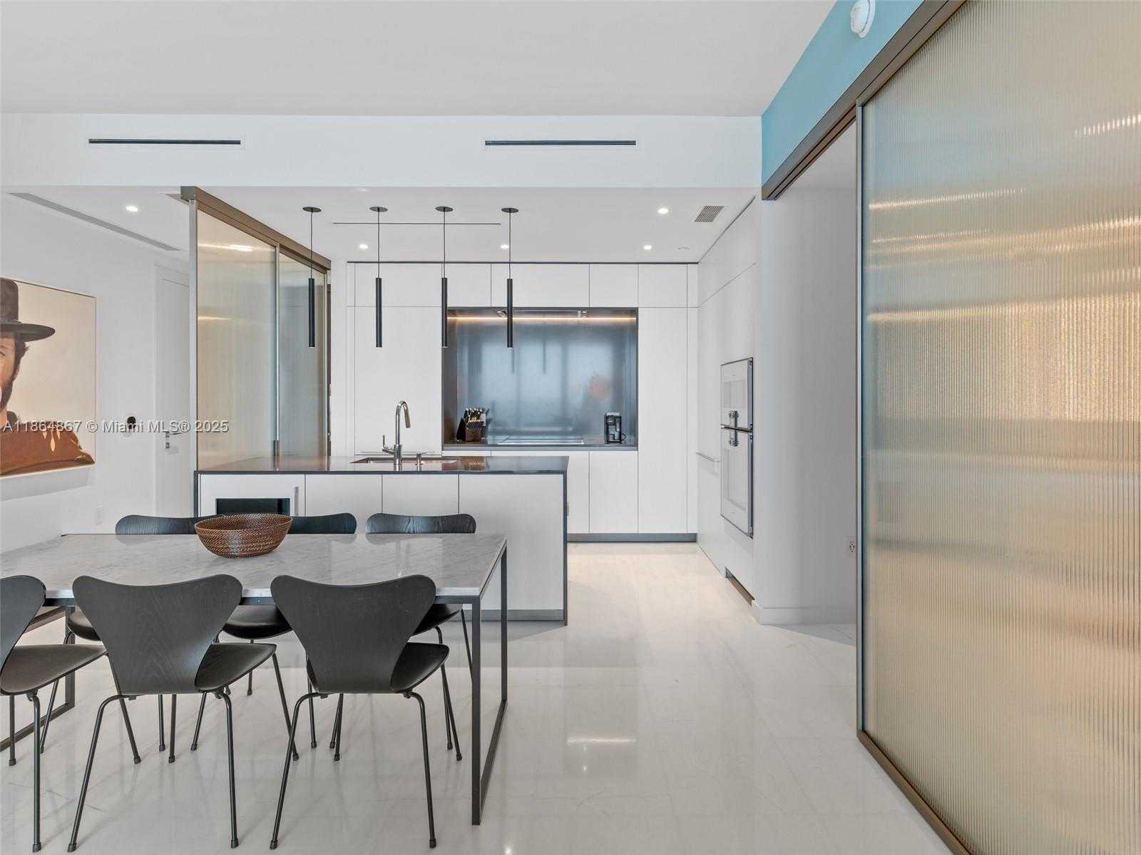 Small Image of 300 BISCAYNE BLVD WAY #2505, Miami Number 13
