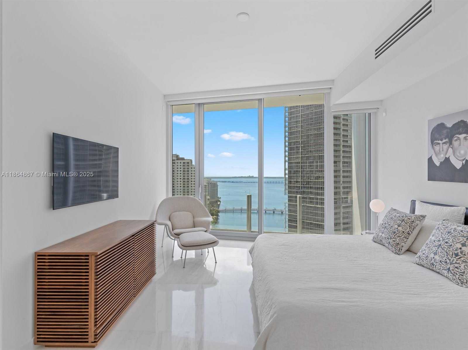 Small Image of 300 BISCAYNE BLVD WAY #2505, Miami Number 20