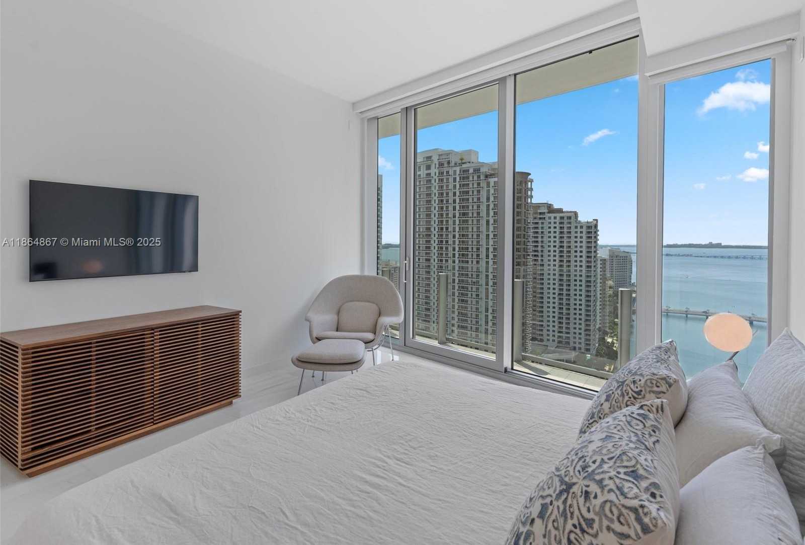 Small Image of 300 BISCAYNE BLVD WAY #2505, Miami Number 21