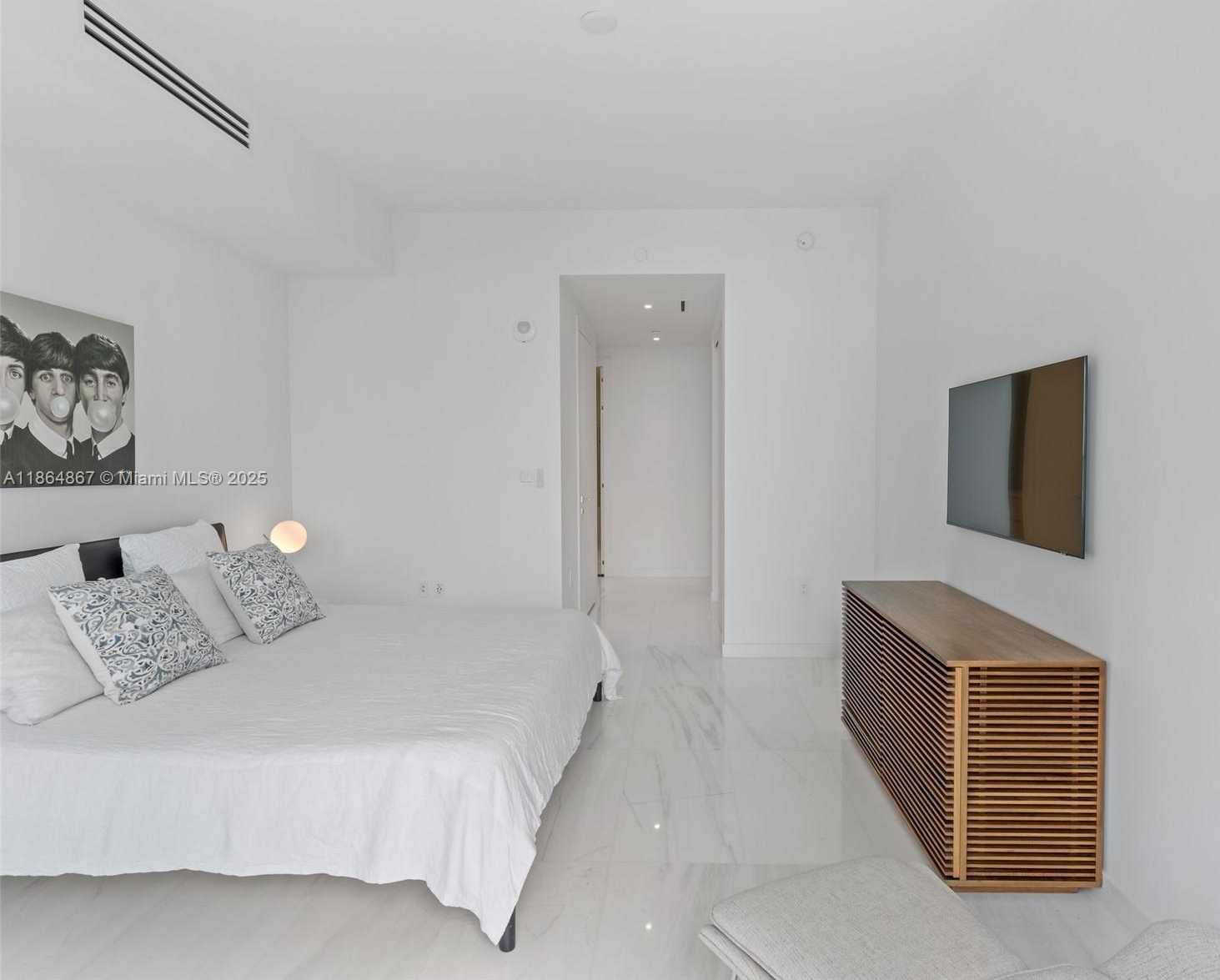 Small Image of 300 BISCAYNE BLVD WAY #2505, Miami Number 22