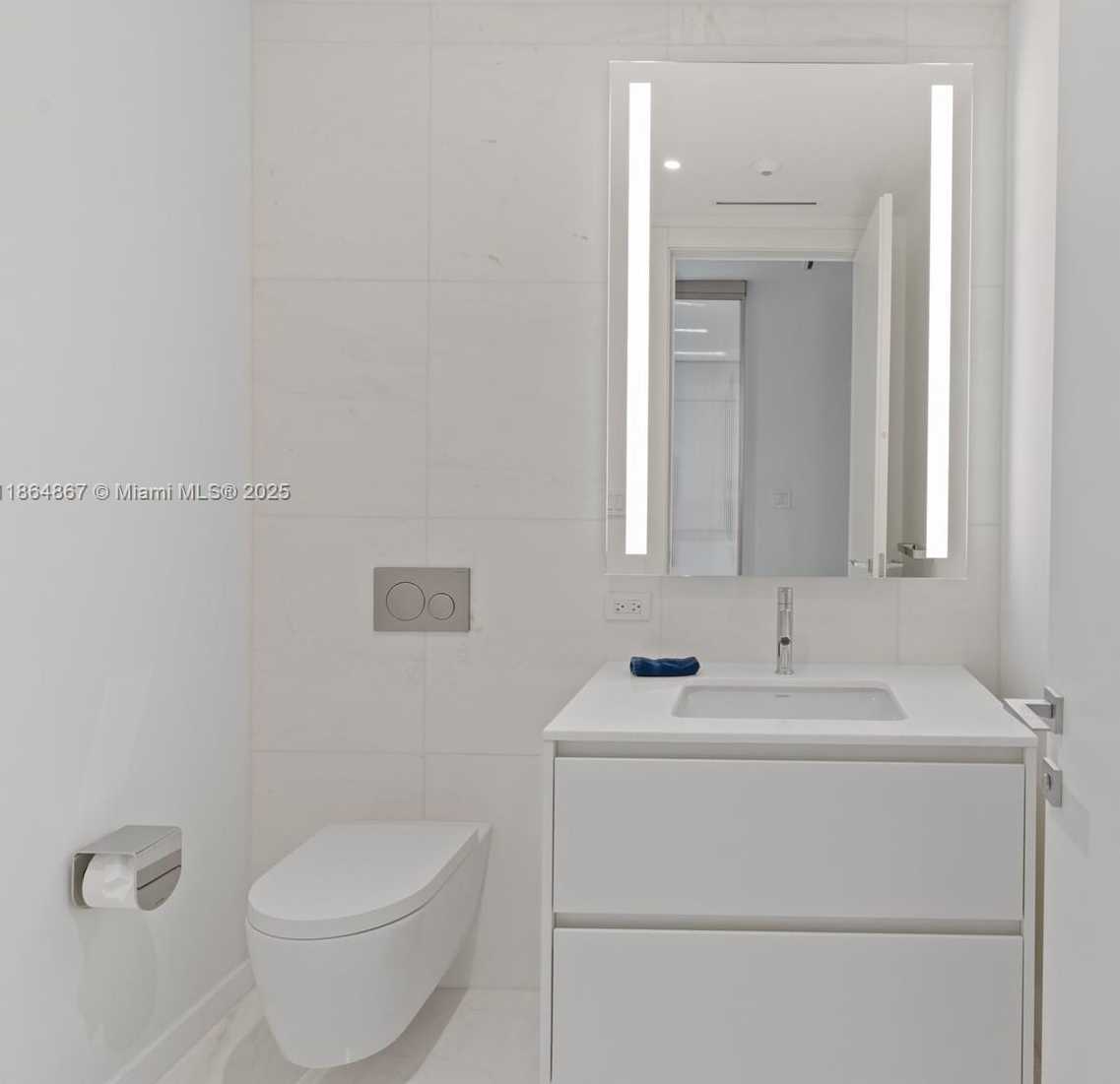 Small Image of 300 BISCAYNE BLVD WAY #2505, Miami Number 36