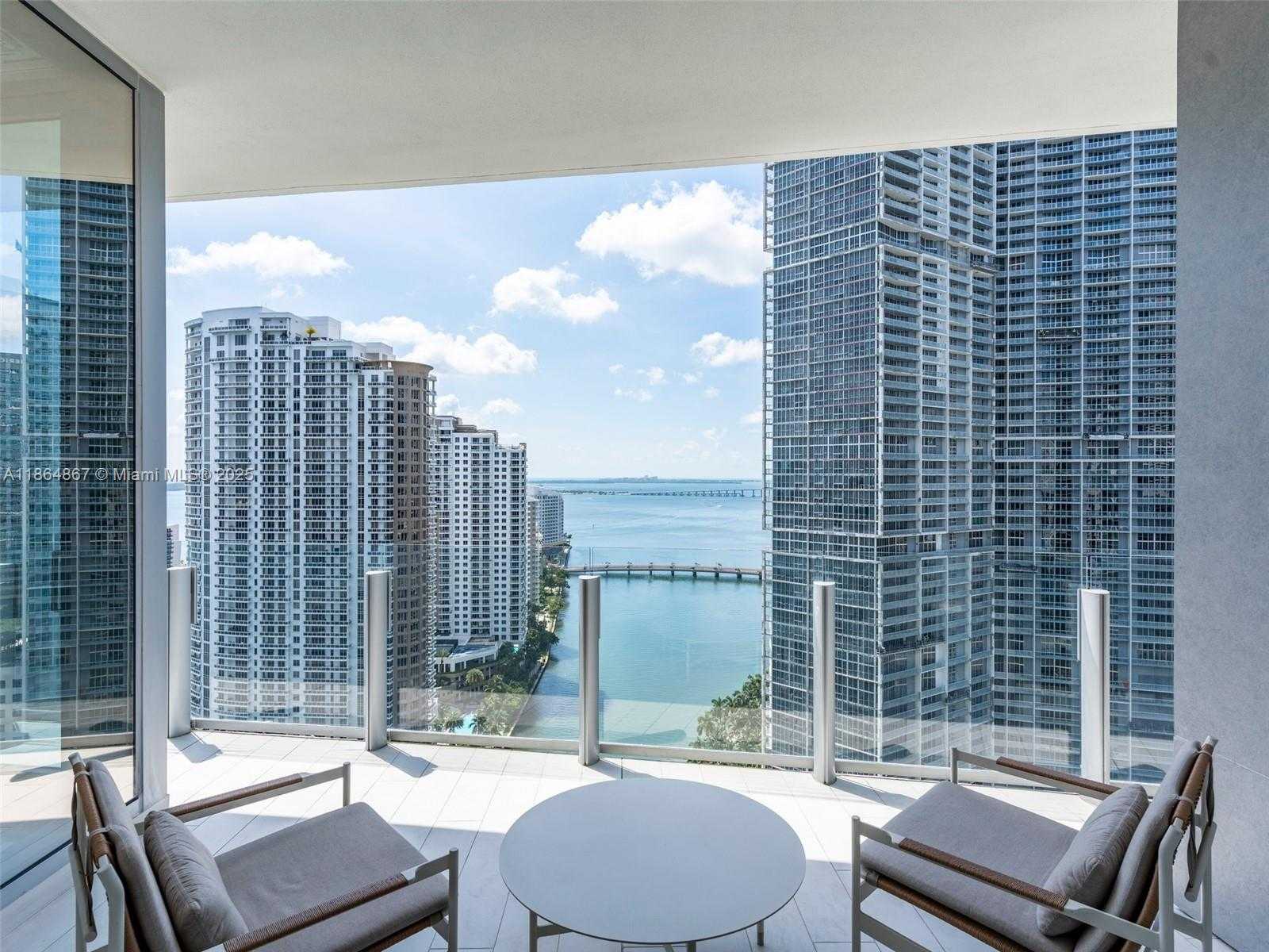 Small Image of 300 BISCAYNE BLVD WAY #2505, Miami Number 4