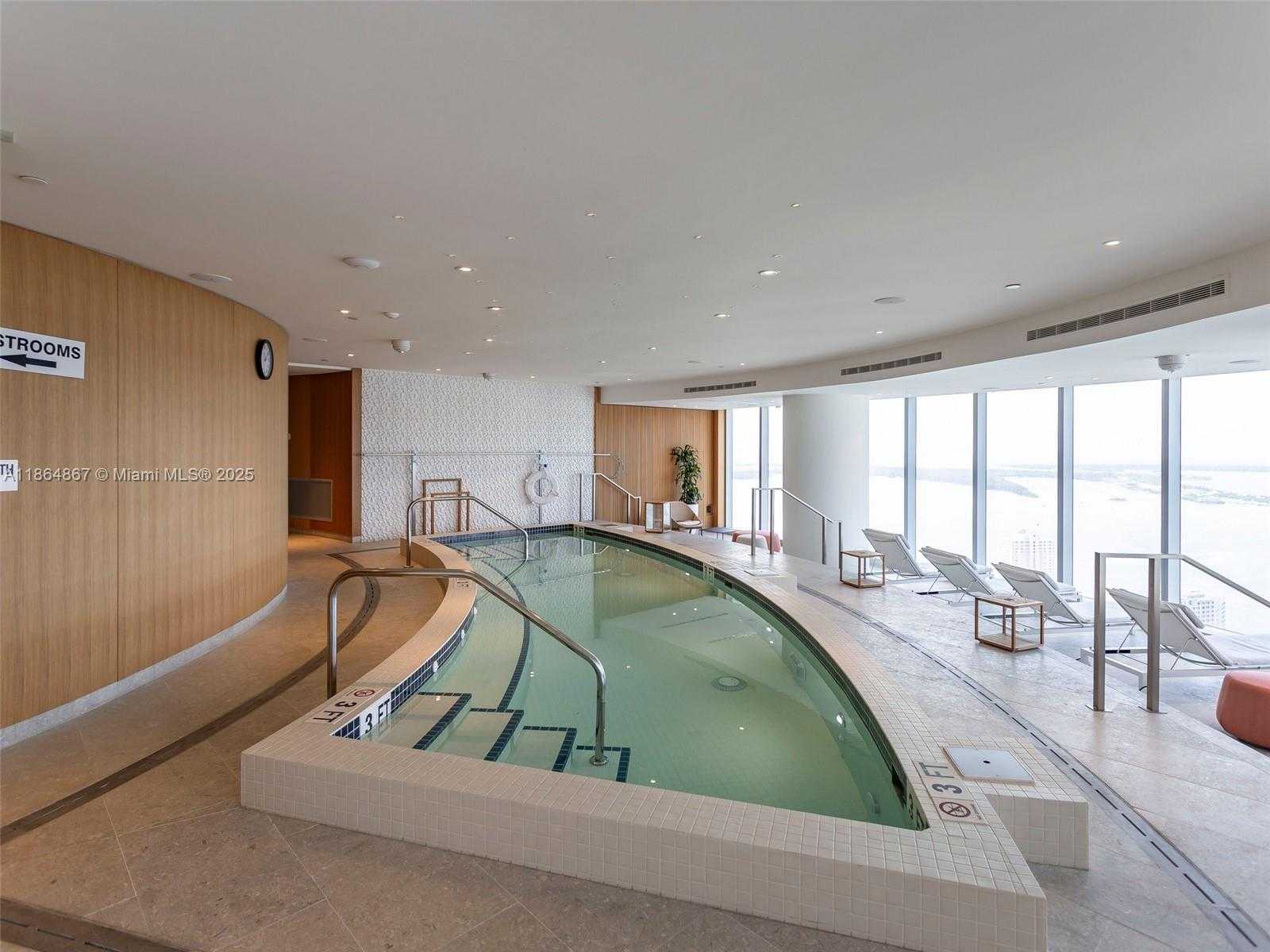 Small Image of 300 BISCAYNE BLVD WAY #2505, Miami Number 47