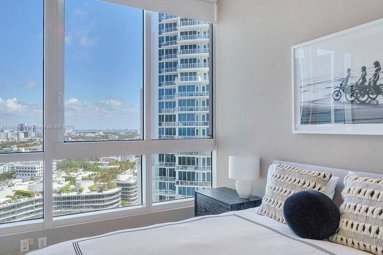 Small Image of 100 SOUTH POINTE DR #2208, Miami Beach Number 19