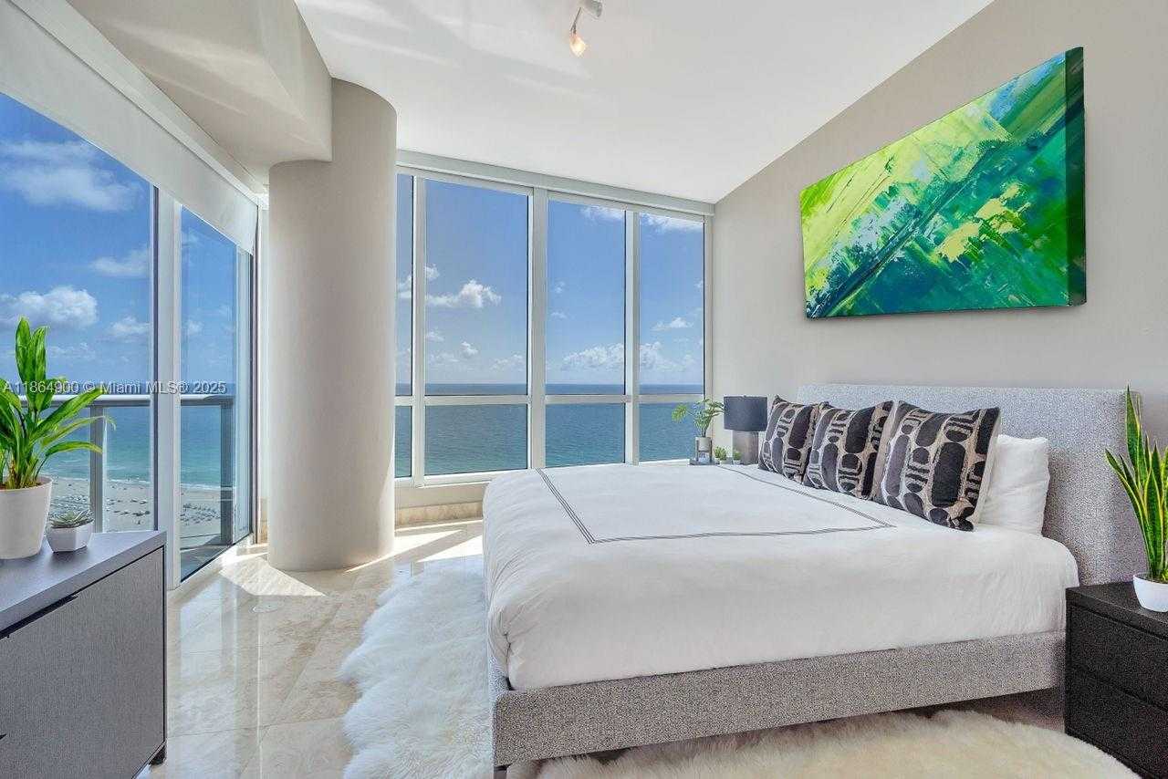 Small Image of 100 SOUTH POINTE DR #2208, Miami Beach Number 7