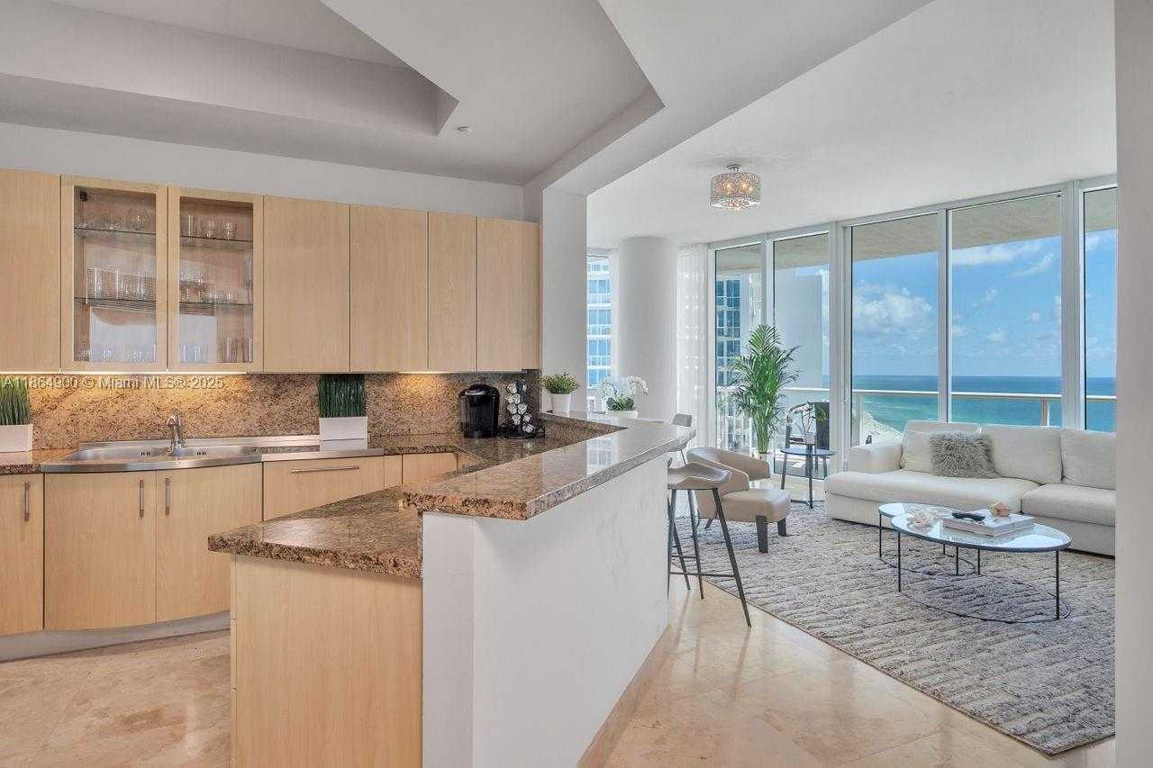 Small Image of 100 SOUTH POINTE DR #2208, Miami Beach Number 9