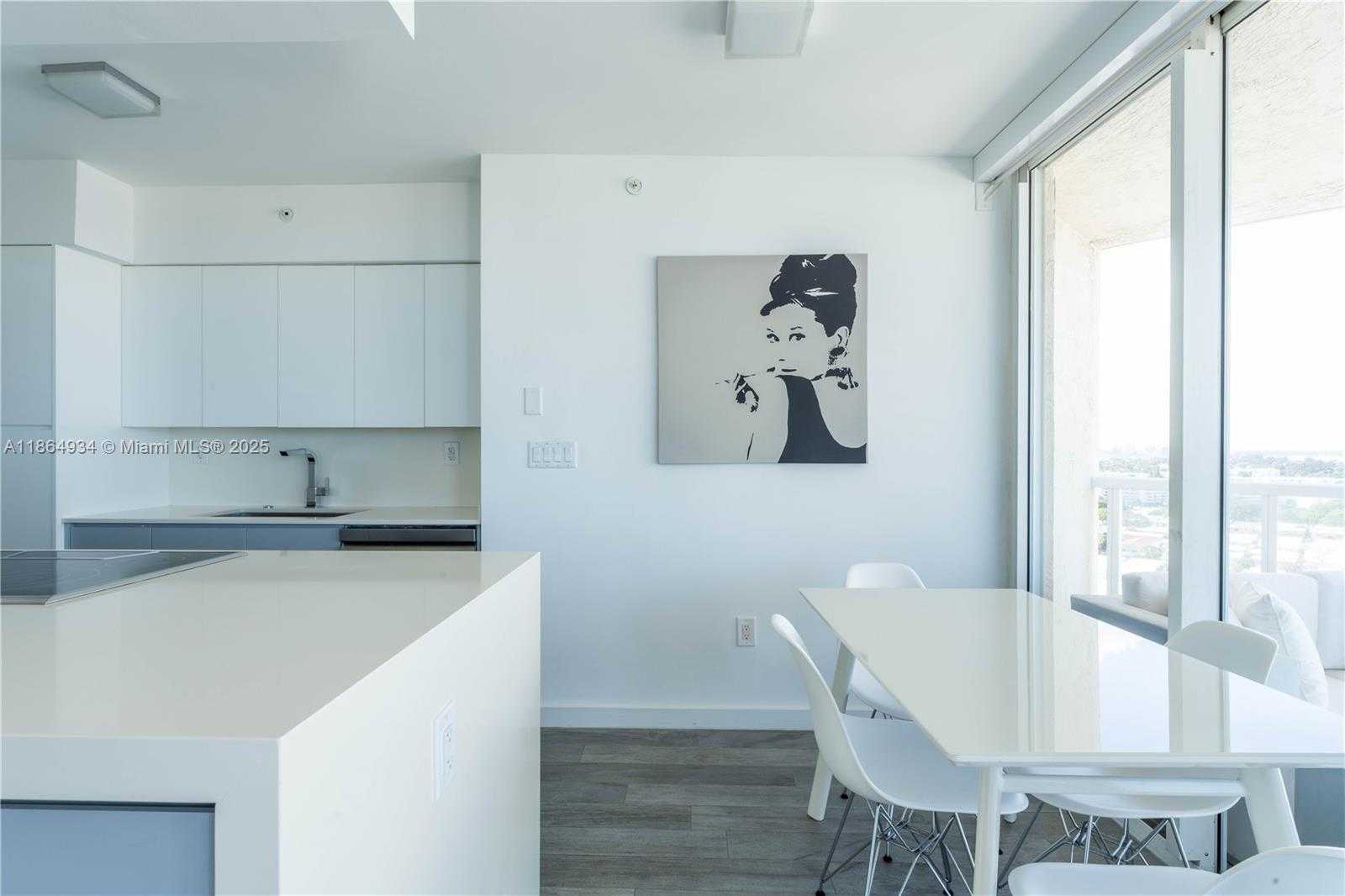Small Image of 7330 OCEAN TER #19-D, Miami Beach Number 5