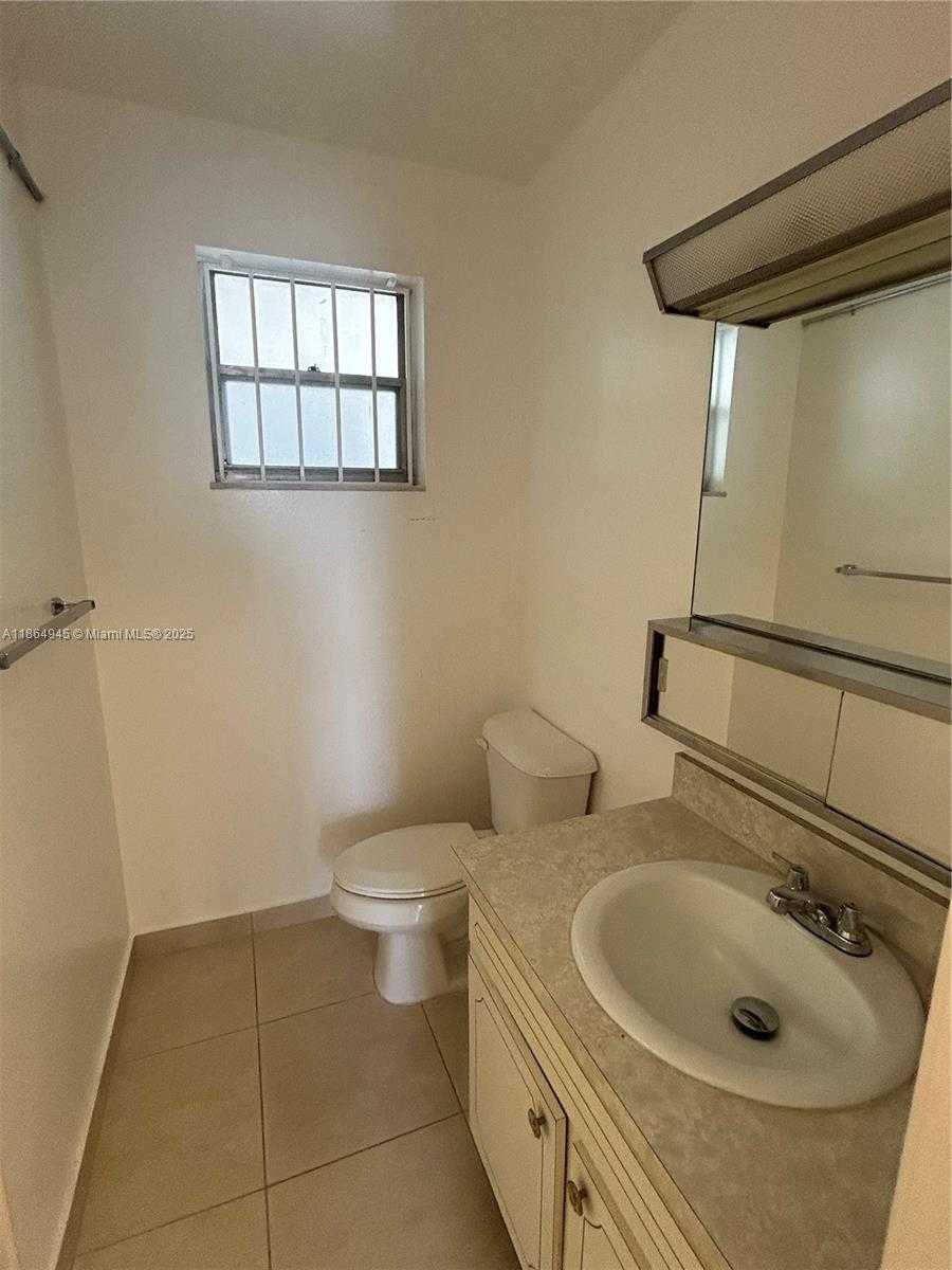 Small Image of 16750 NORTH EAST 10TH AVE #322, North Miami Beach Number 6