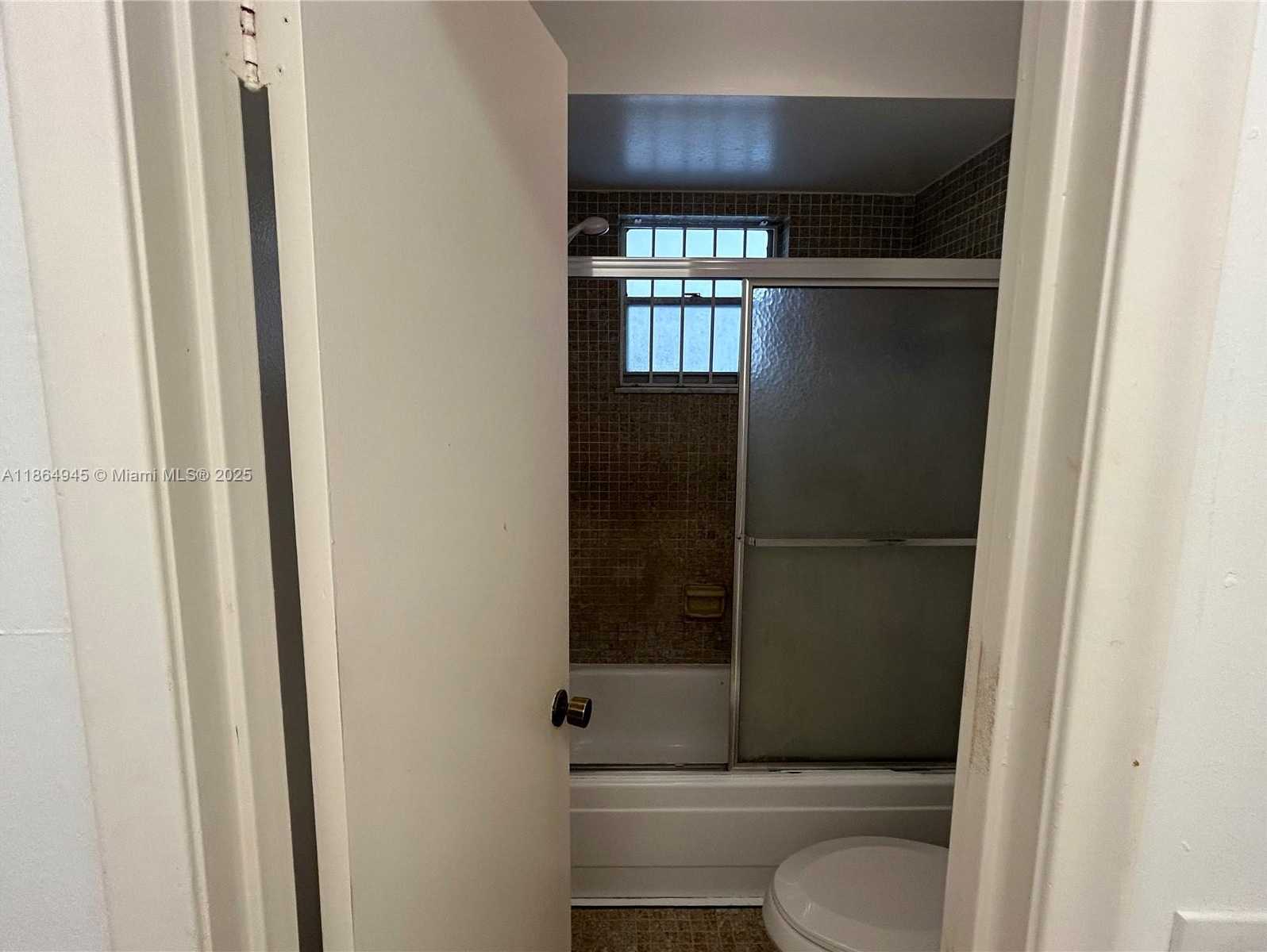 Small Image of 16750 NORTH EAST 10TH AVE #322, North Miami Beach Number 7