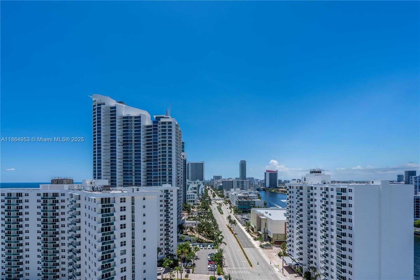 Small Image of 2751 SOUTH OCEAN DR #PH08N, Hollywood Number 12