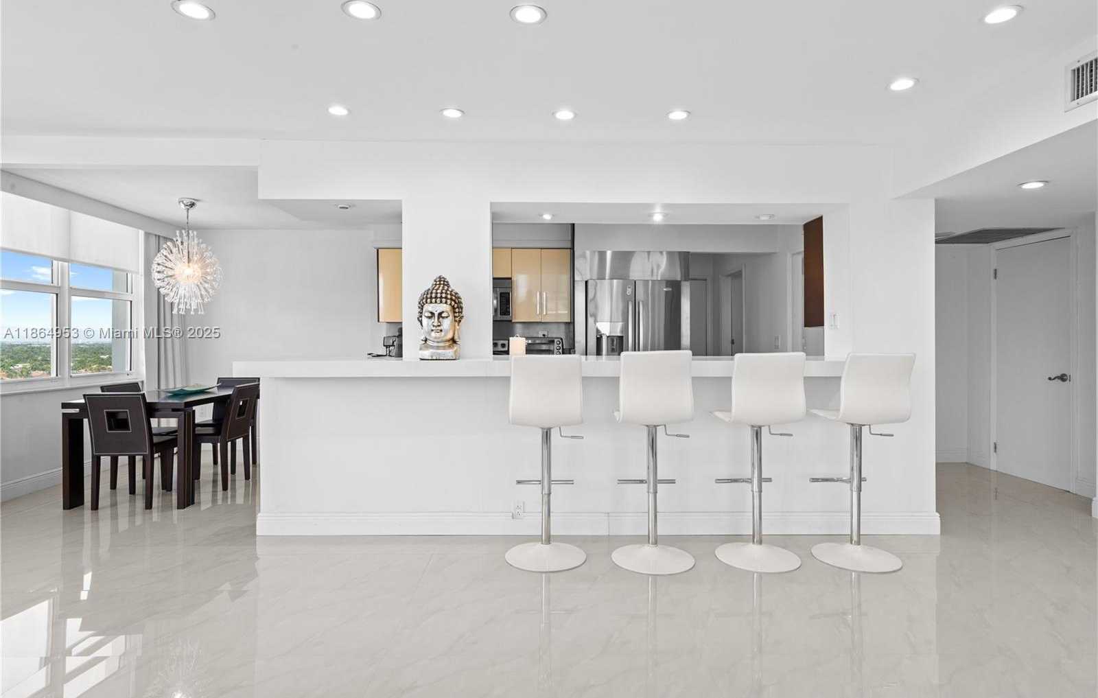 Small Image of 2751 SOUTH OCEAN DR #PH08N, Hollywood Number 2