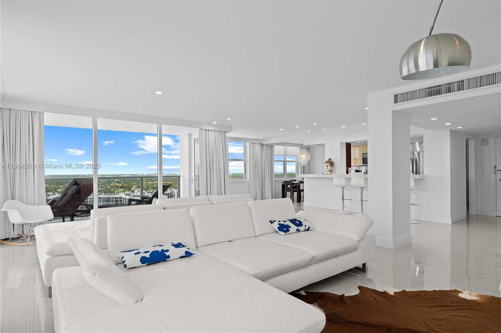 Small Image of 2751 SOUTH OCEAN DR #PH08N, Hollywood Number 3