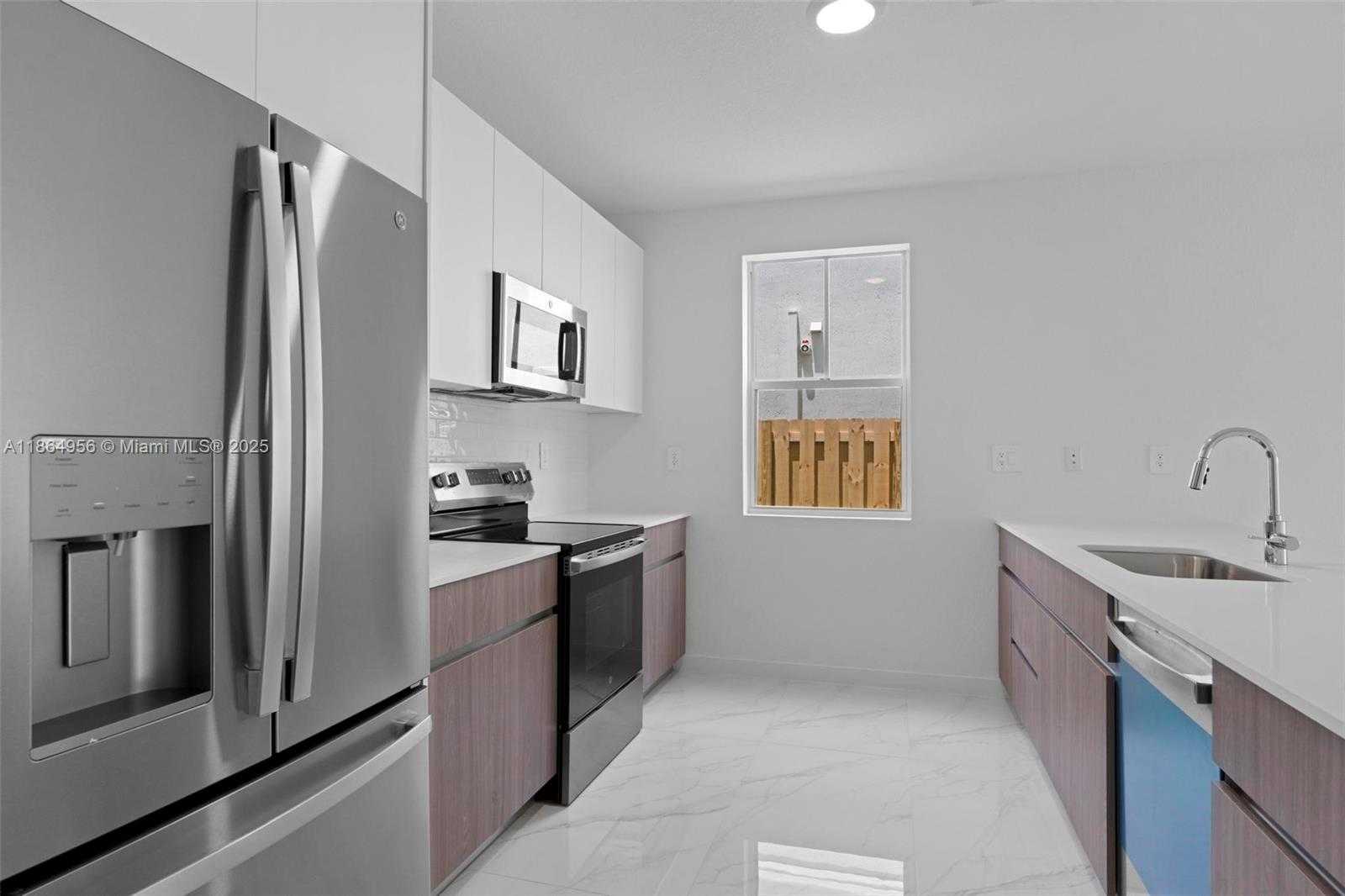 Small Image of 13351 SOUTH WEST 274 ST, Miami Number 11