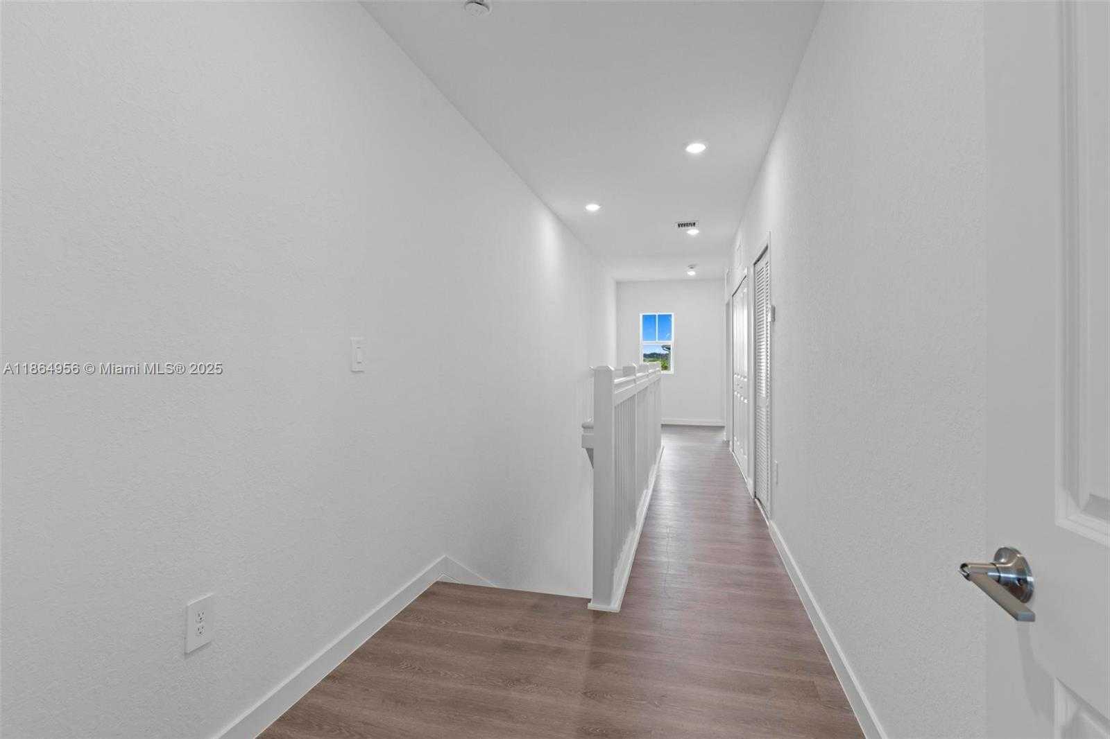 Small Image of 13351 SOUTH WEST 274 ST, Miami Number 27