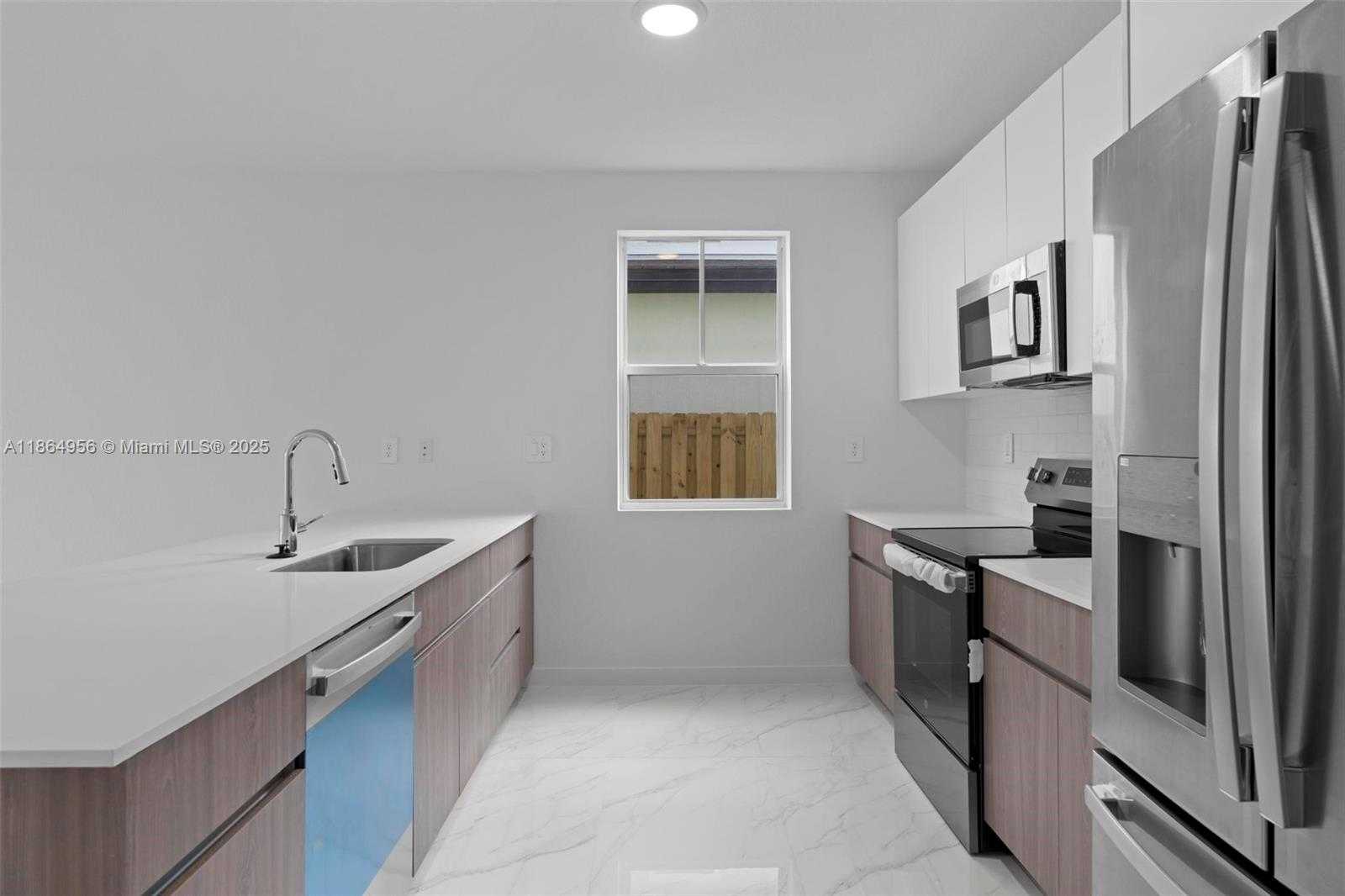 Small Image of 13351 SOUTH WEST 274 ST, Miami Number 4