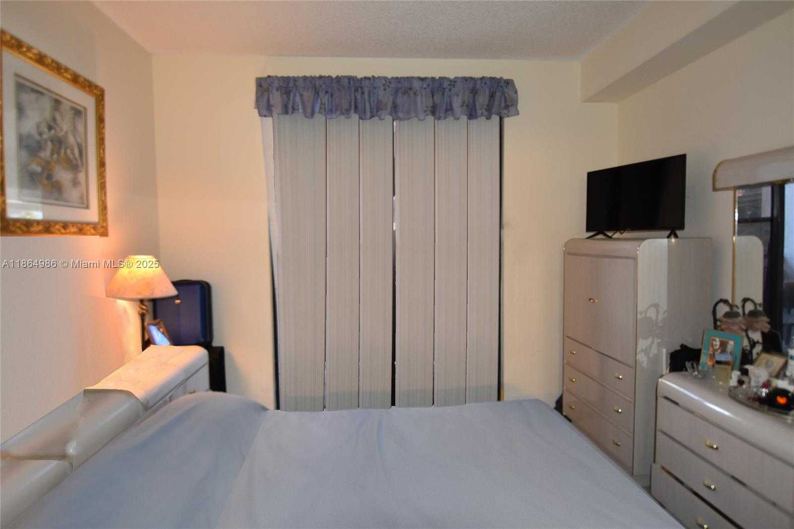 Small Image of 540 BRICKELL KEY DR #316, Miami Number 14