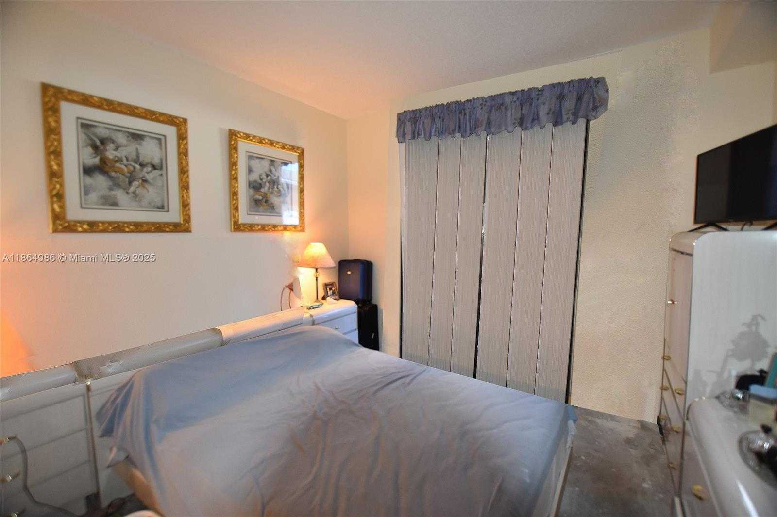 Small Image of 540 BRICKELL KEY DR #316, Miami Number 15