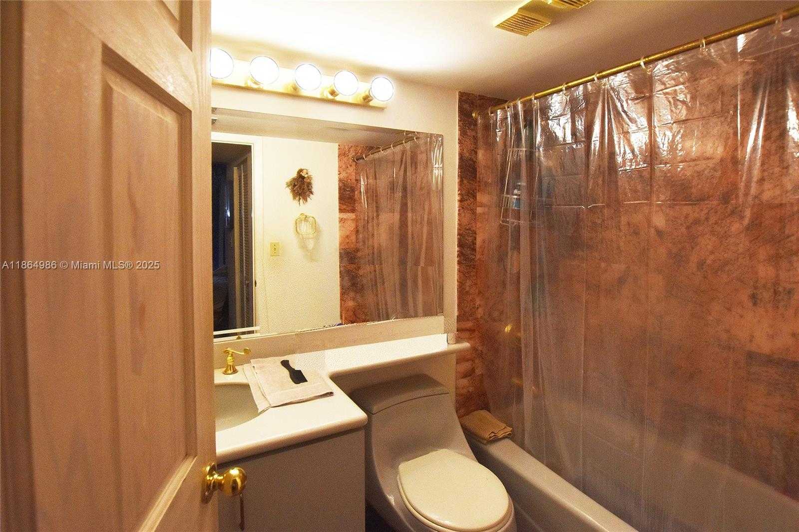 Small Image of 540 BRICKELL KEY DR #316, Miami Number 16