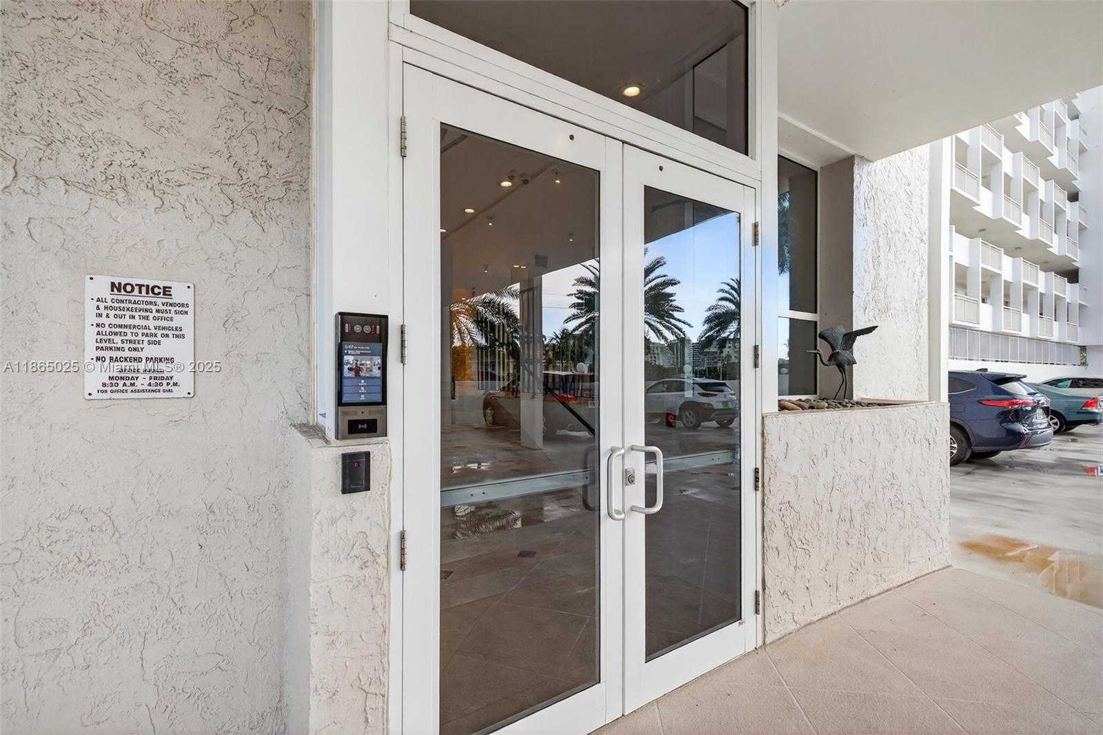 Small Image of 511 BAYSHORE DR #1005, Fort Lauderdale Number 15