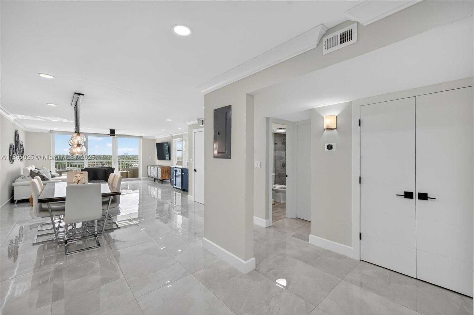 Small Image of 511 BAYSHORE DR #1005, Fort Lauderdale Number 30