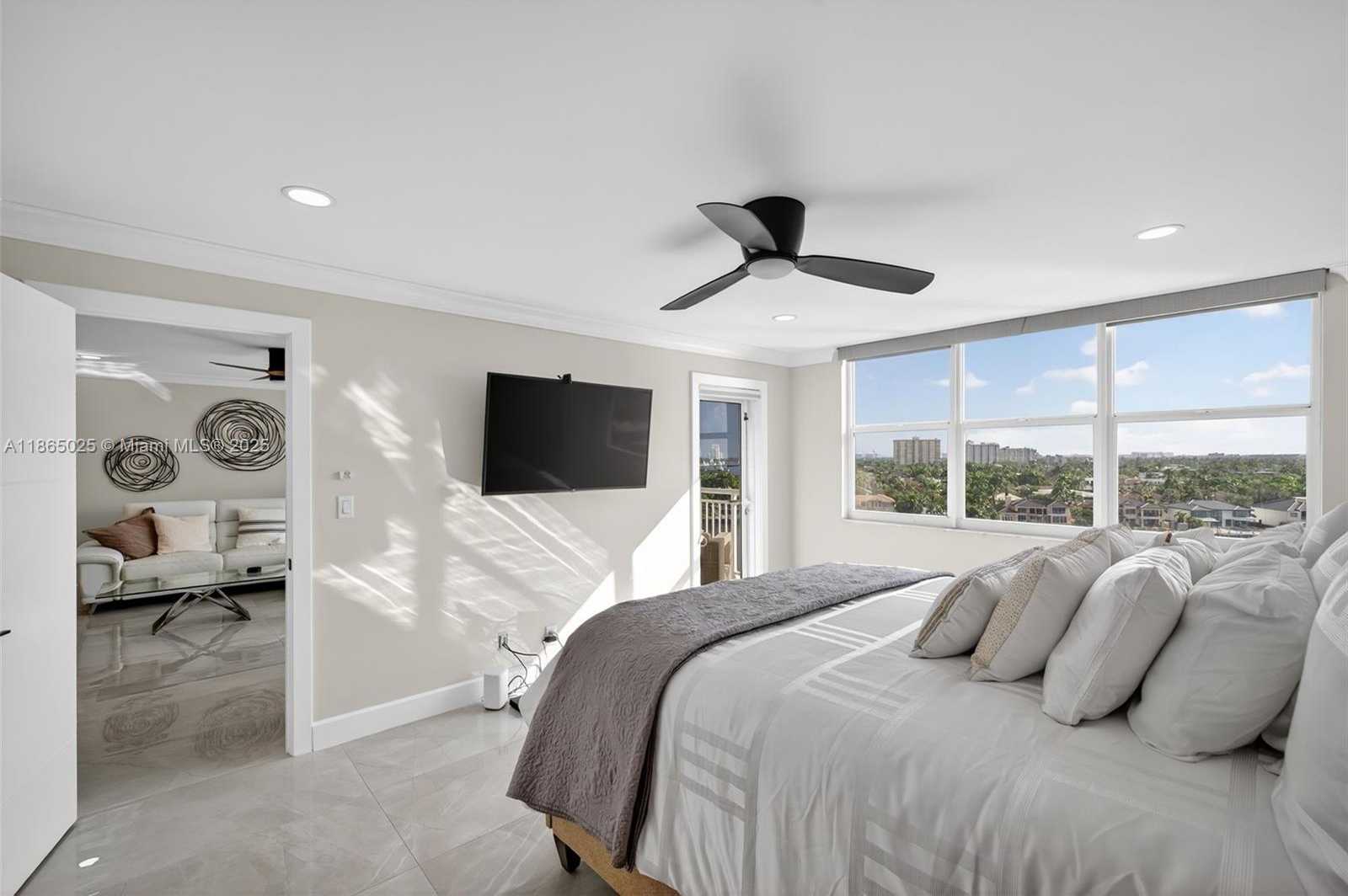 Small Image of 511 BAYSHORE DR #1005, Fort Lauderdale Number 33
