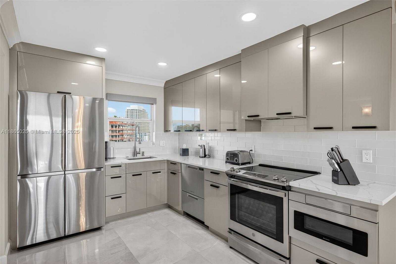 Small Image of 511 BAYSHORE DR #1005, Fort Lauderdale Number 6