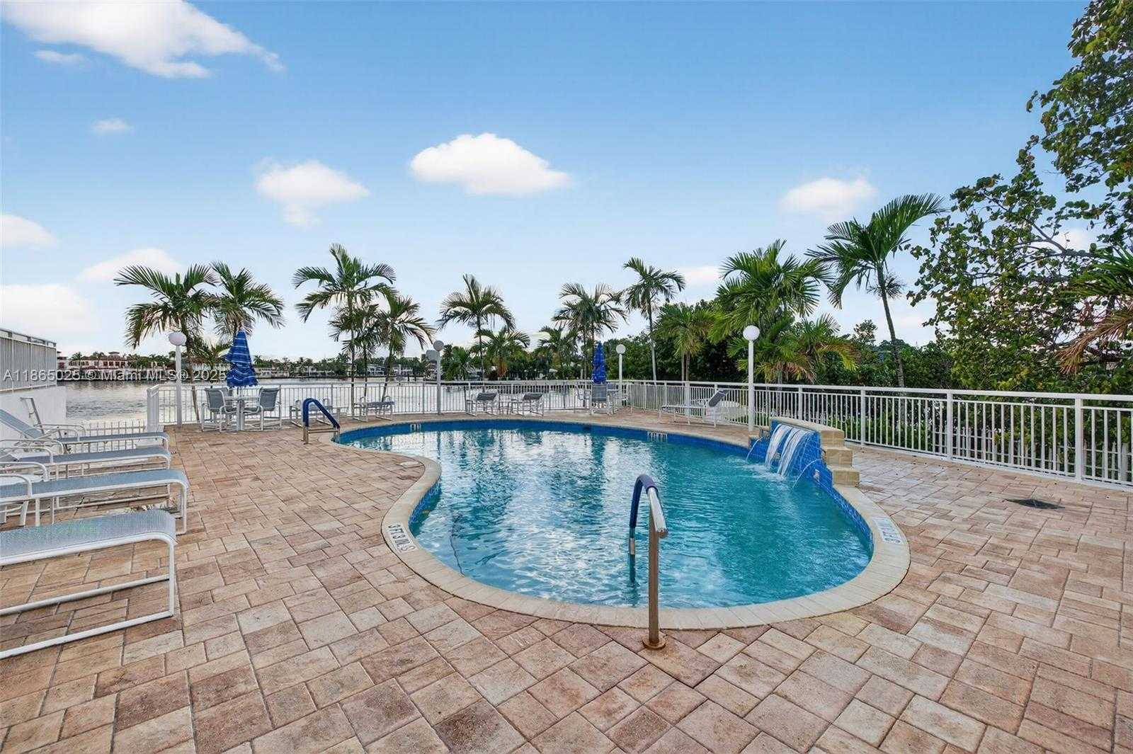 Small Image of 511 BAYSHORE DR #1005, Fort Lauderdale Number 8