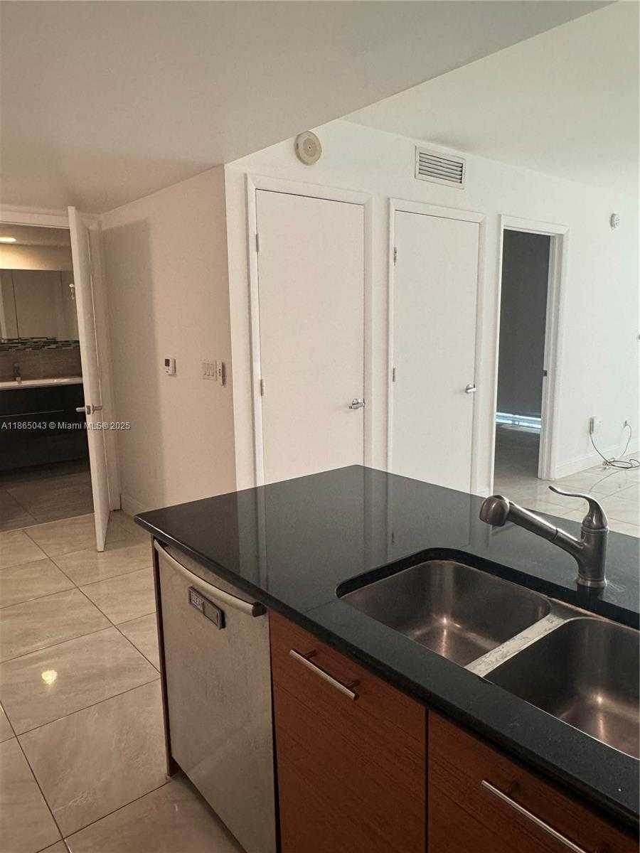 Small Image of 50 BISCAYNE BLVD #3405, Miami Number 12