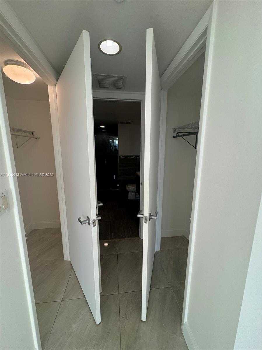 Small Image of 50 BISCAYNE BLVD #3405, Miami Number 16