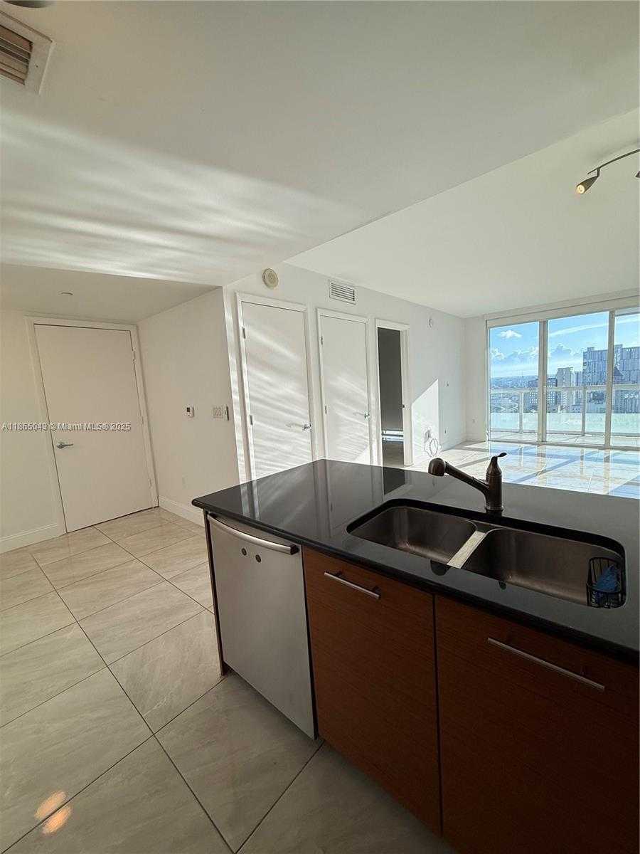 Small Image of 50 BISCAYNE BLVD #3405, Miami Number 5