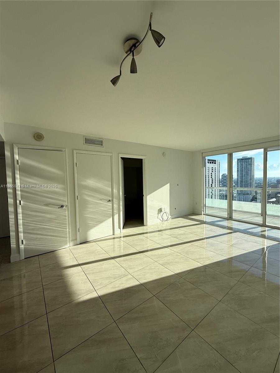 Small Image of 50 BISCAYNE BLVD #3405, Miami Number 7