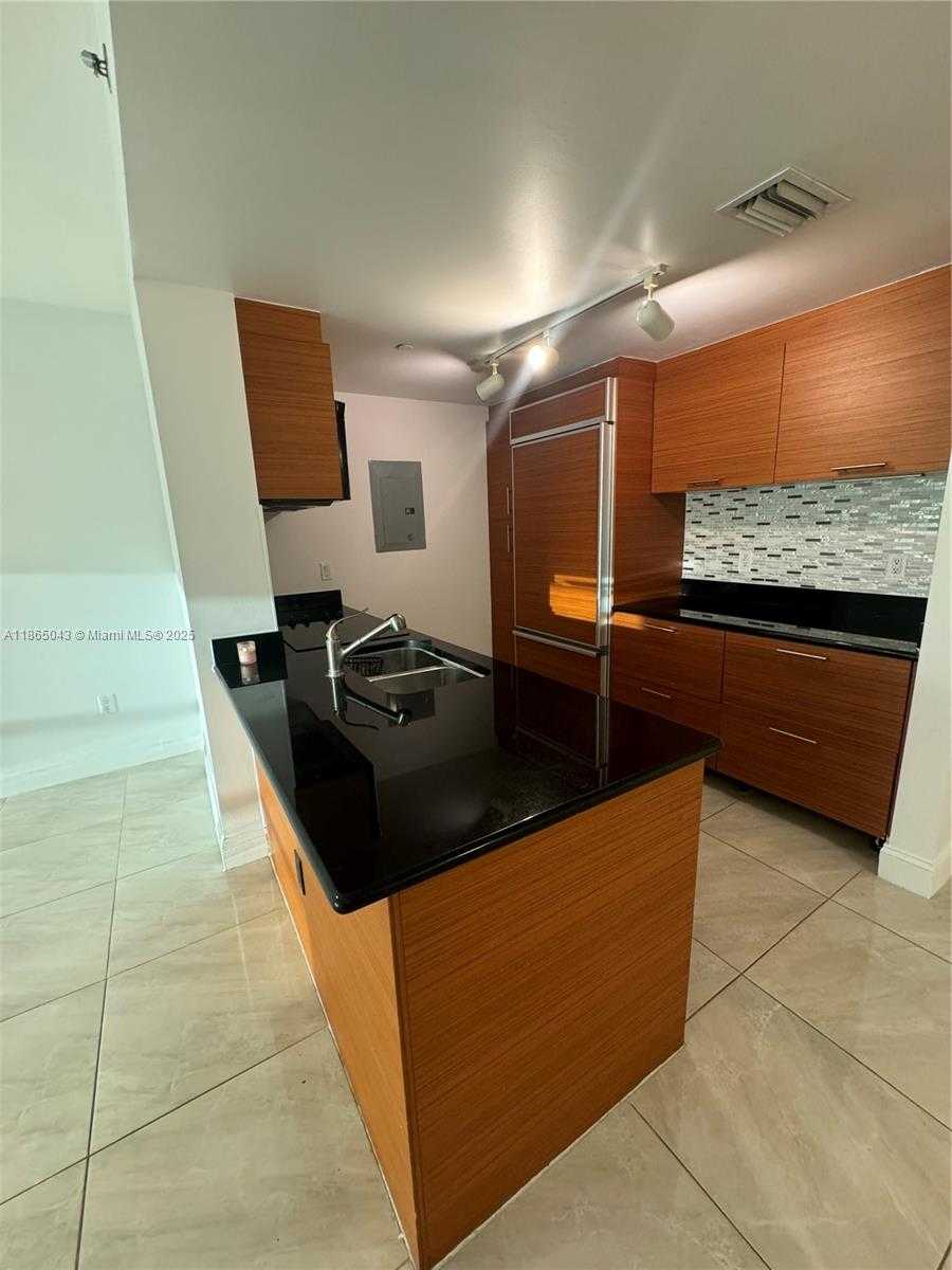 Small Image of 50 BISCAYNE BLVD #3405, Miami Number 9