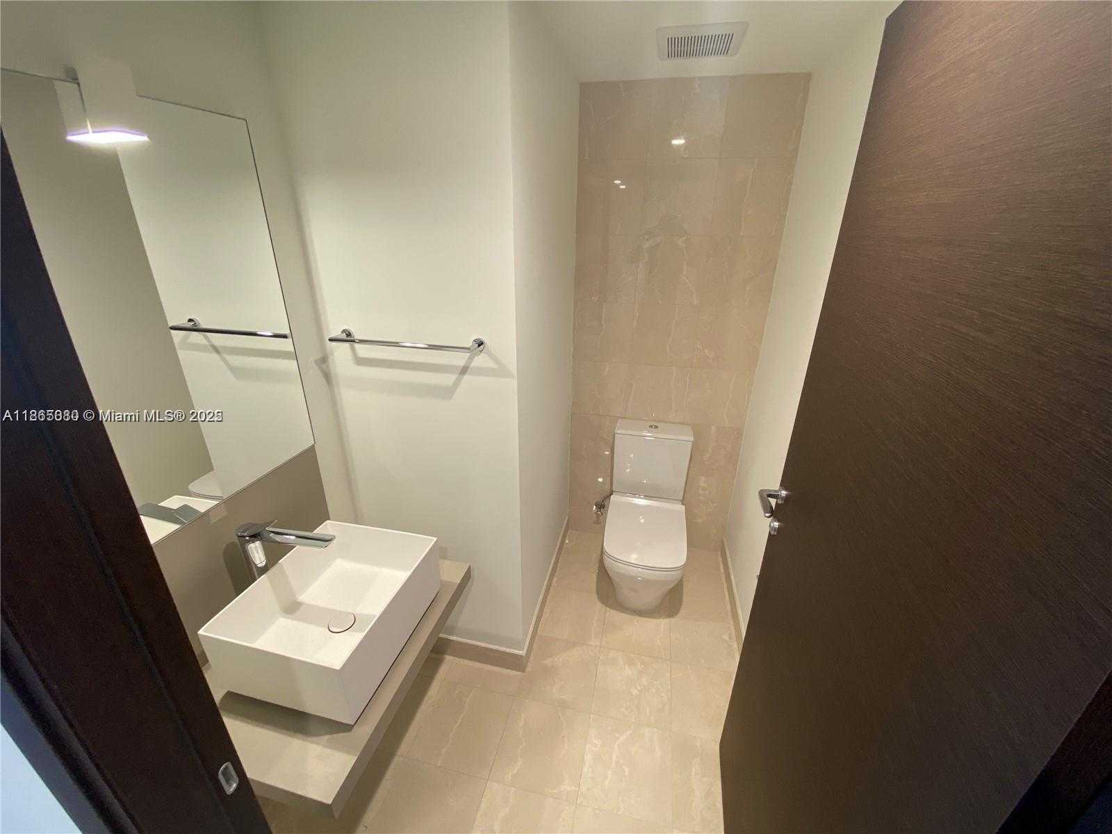 Small Image of 1000 BRICKELL PLZ #3010, Miami Number 10