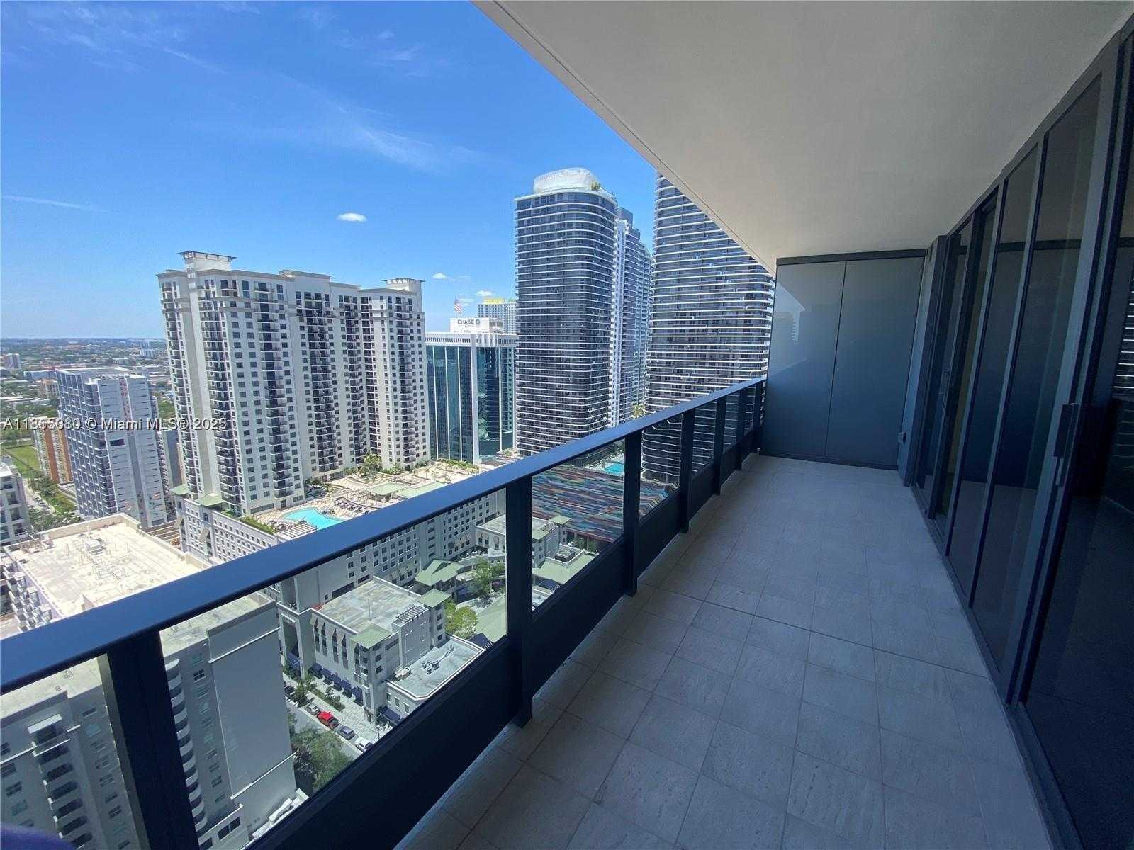 Small Image of 1000 BRICKELL PLZ #3010, Miami Number 11