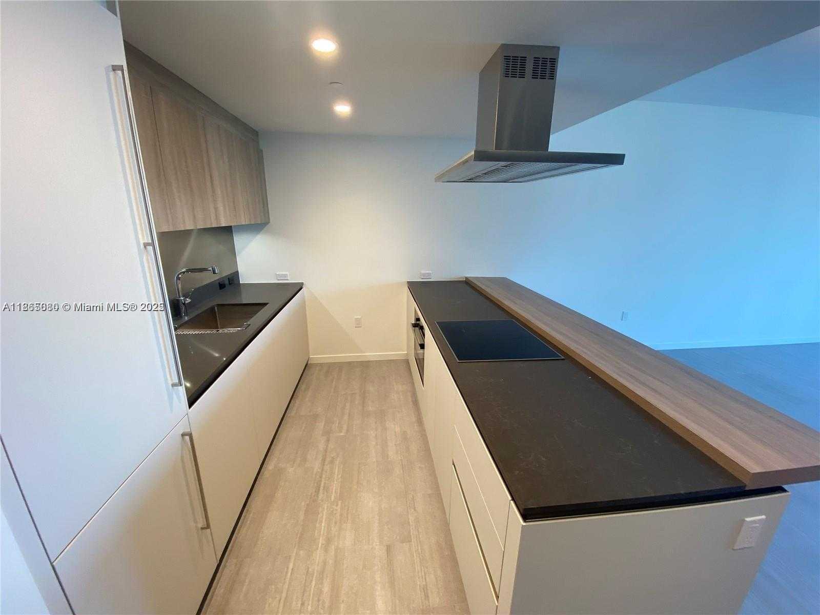 Small Image of 1000 BRICKELL PLZ #3010, Miami Number 24