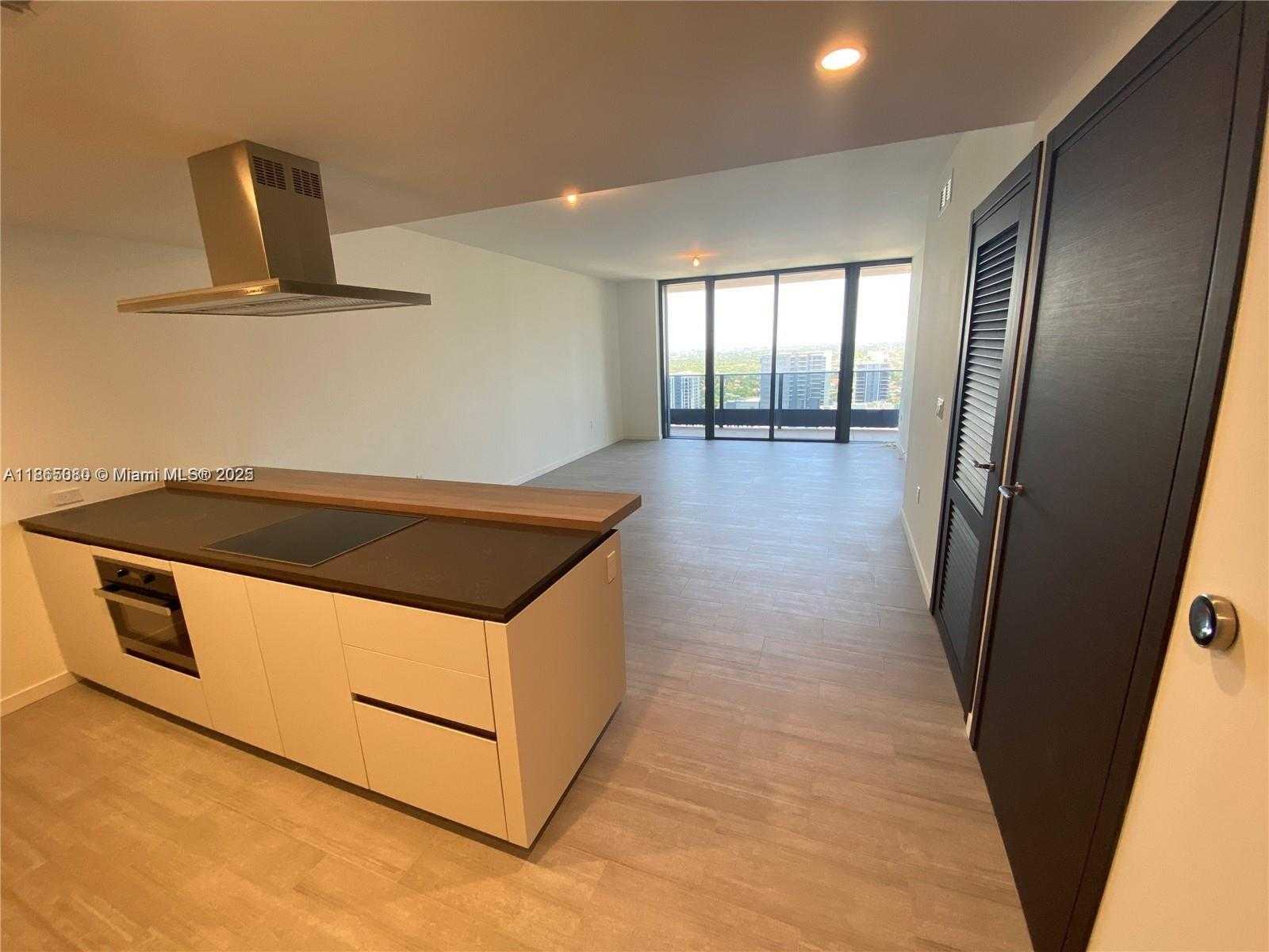 Small Image of 1000 BRICKELL PLZ #3010, Miami Number 3