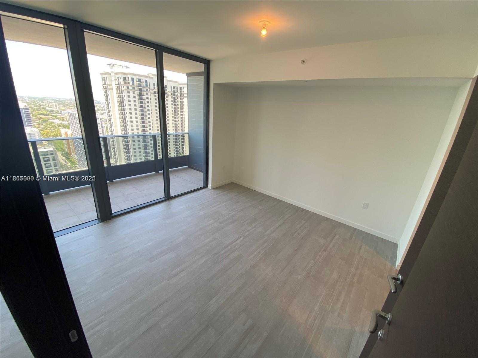Small Image of 1000 BRICKELL PLZ #3010, Miami Number 7