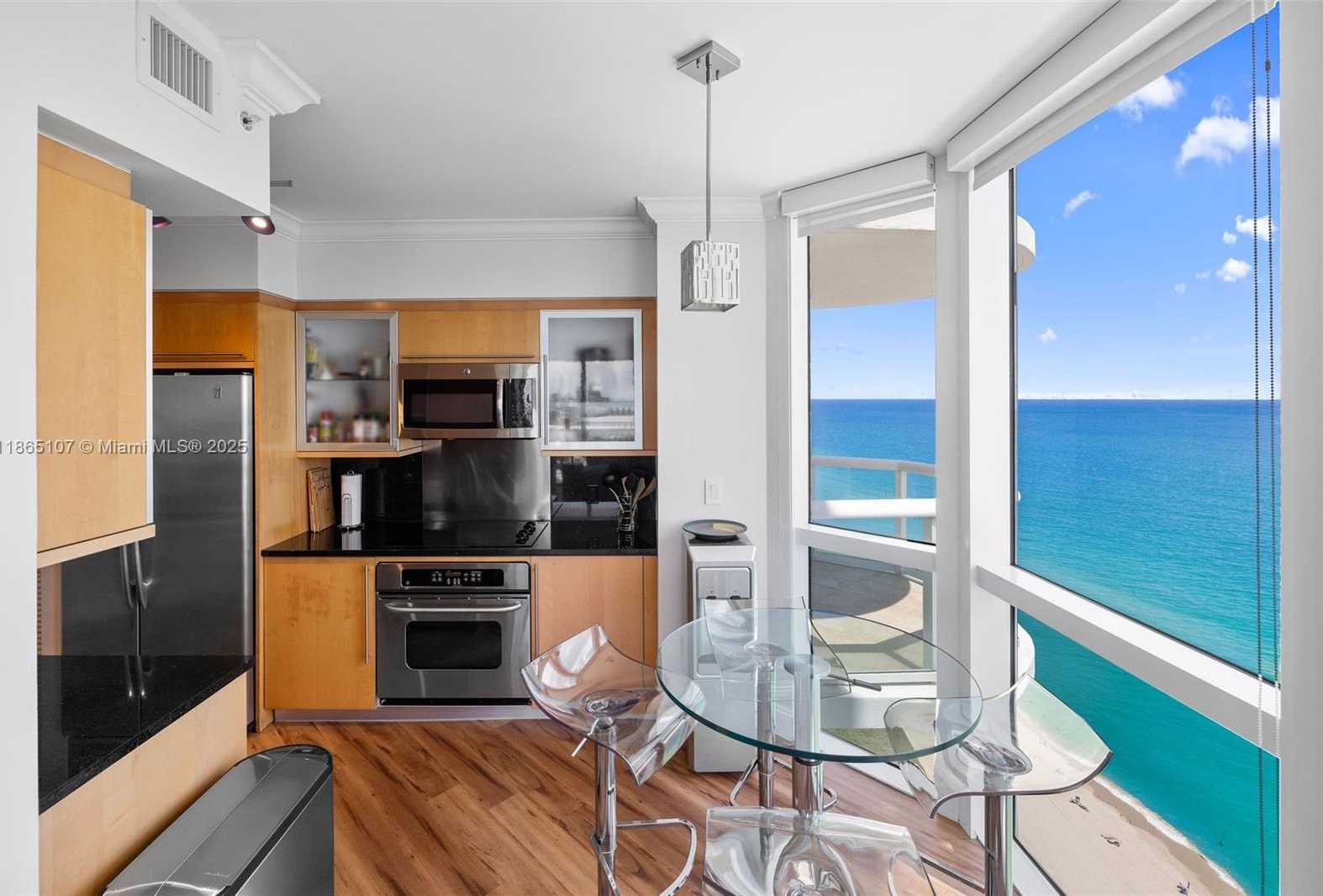 Small Image of 6365 COLLINS AVE #2703, Miami Beach Number 14