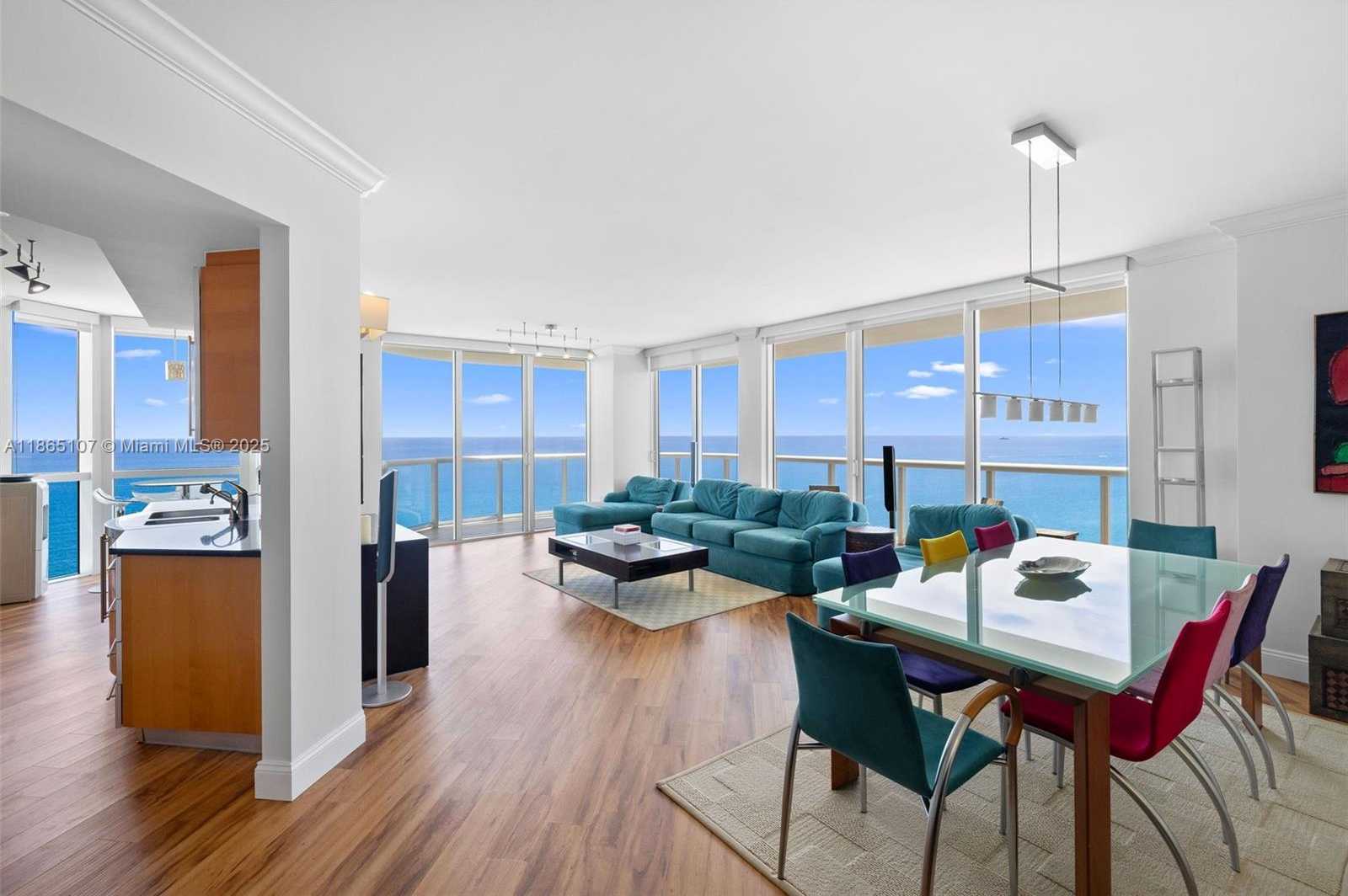 Small Image of 6365 COLLINS AVE #2703, Miami Beach Number 3