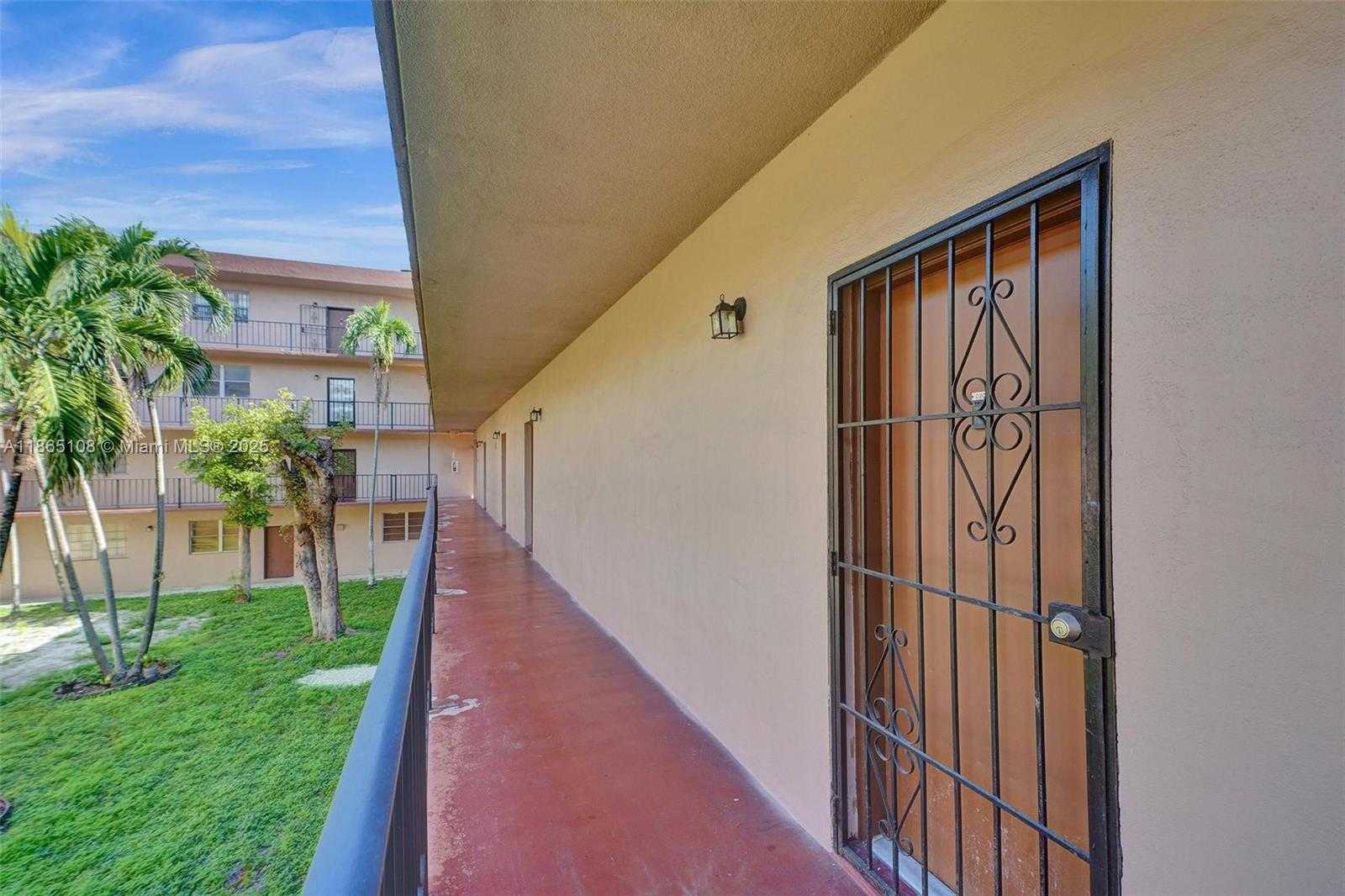 Small Image of 1900 WEST 68TH ST #C203, Hialeah Number 17