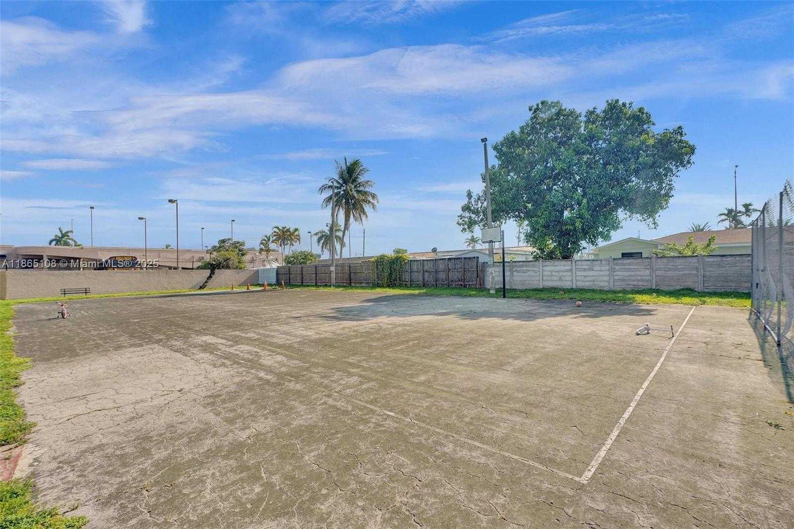 Small Image of 1900 WEST 68TH ST #C203, Hialeah Number 23