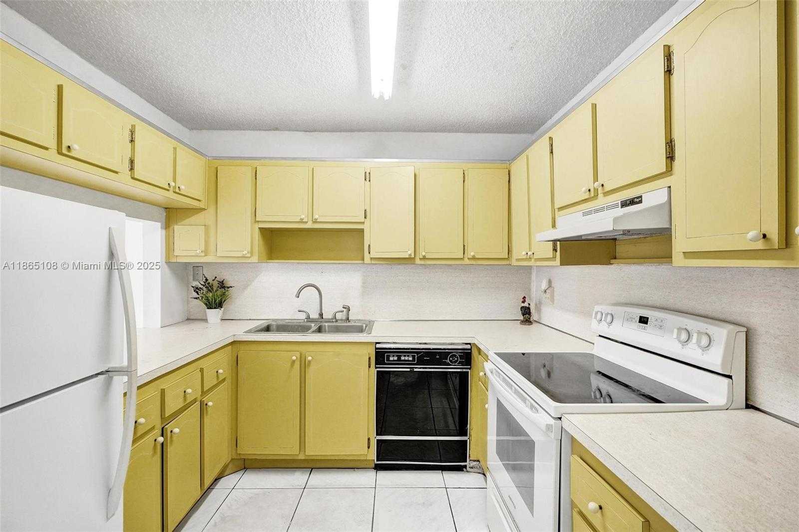 Small Image of 1900 WEST 68TH ST #C203, Hialeah Number 8