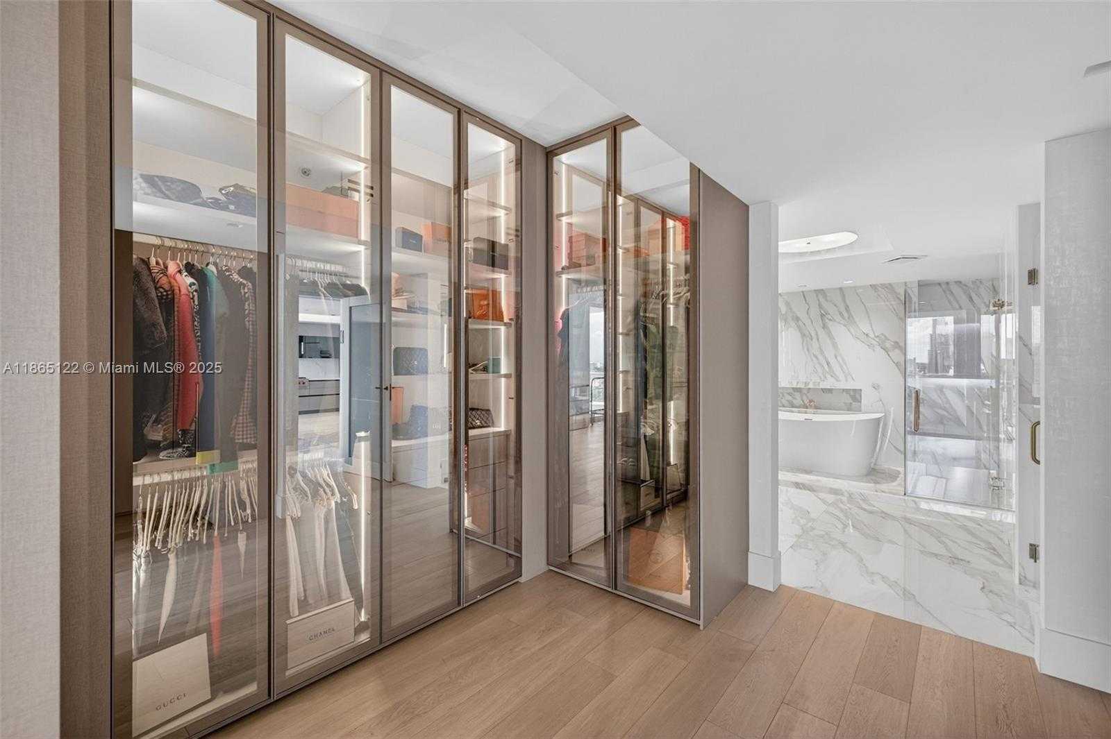 Small Image of 6000 ISLAND BLVD #707, Aventura Number 31