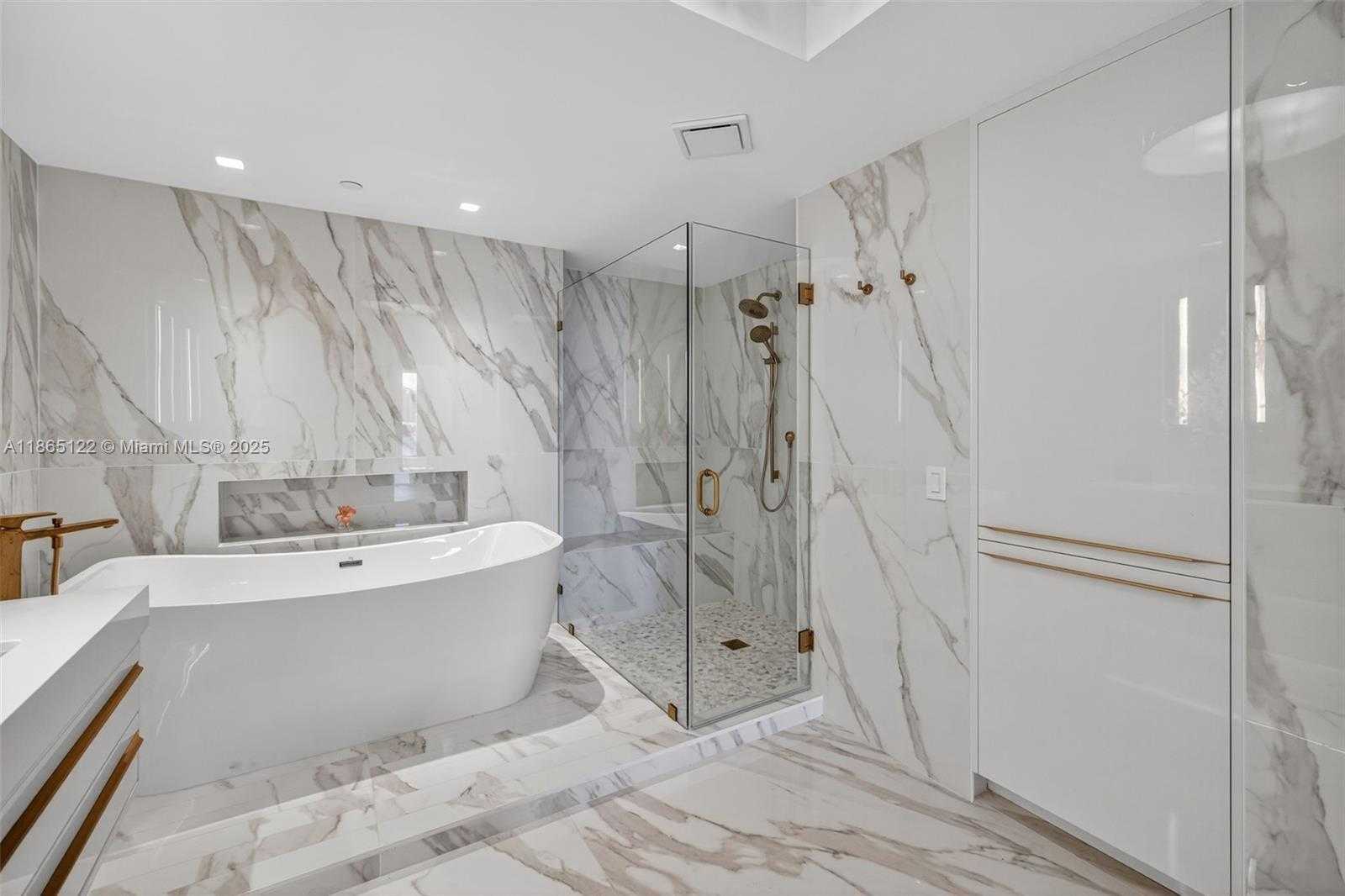 Small Image of 6000 ISLAND BLVD #707, Aventura Number 35
