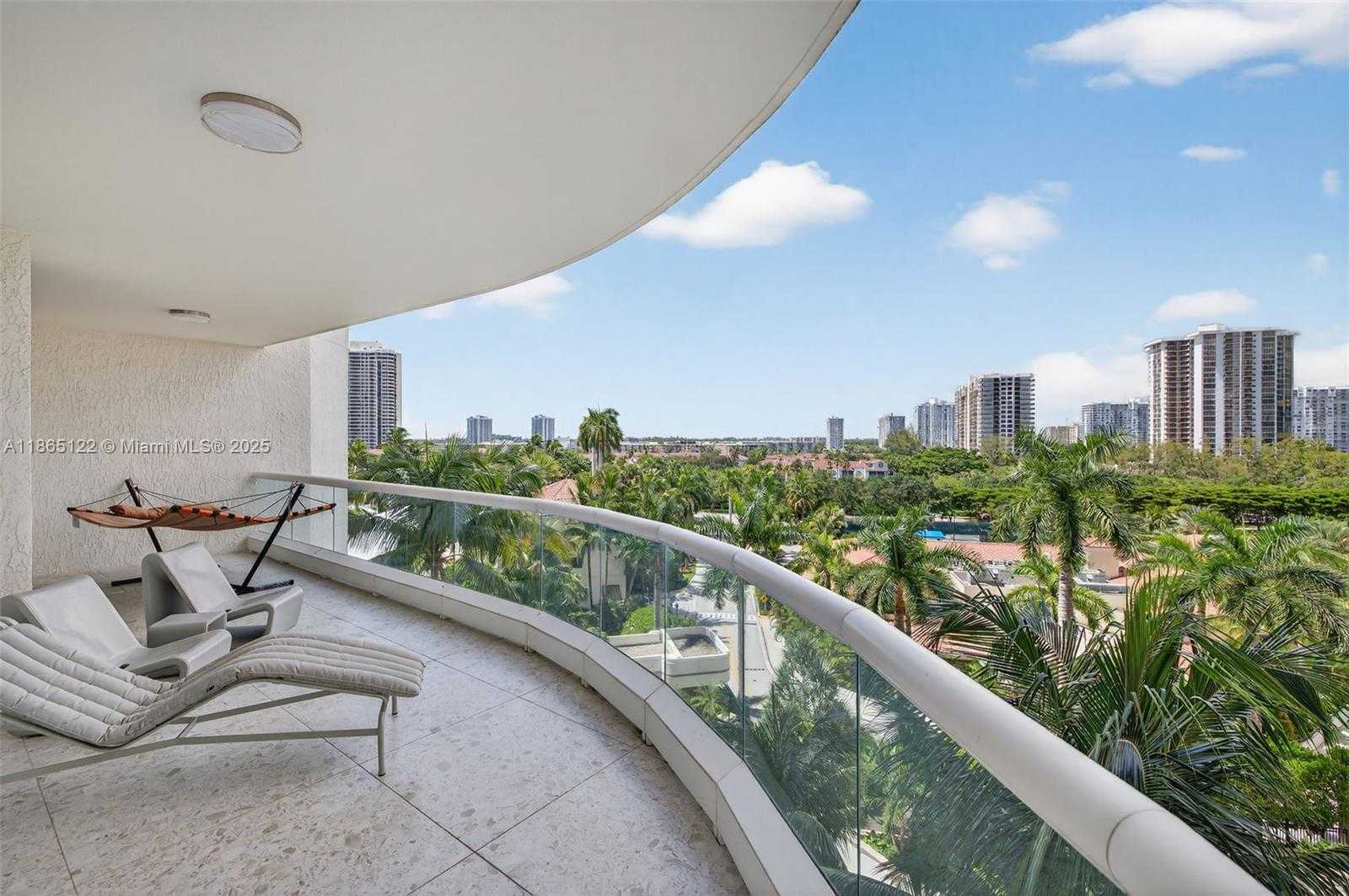 Small Image of 6000 ISLAND BLVD #707, Aventura Number 48