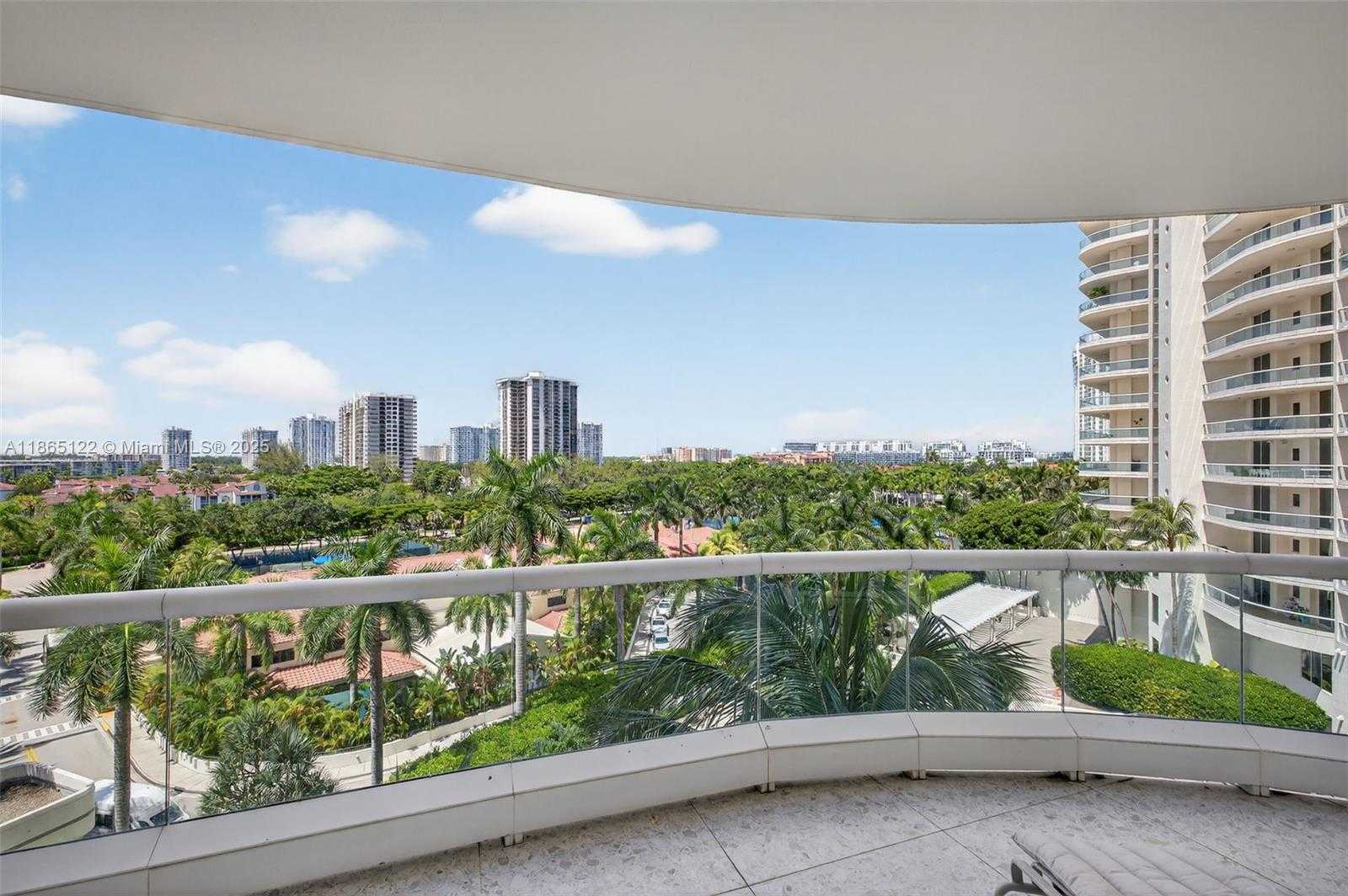 Small Image of 6000 ISLAND BLVD #707, Aventura Number 49
