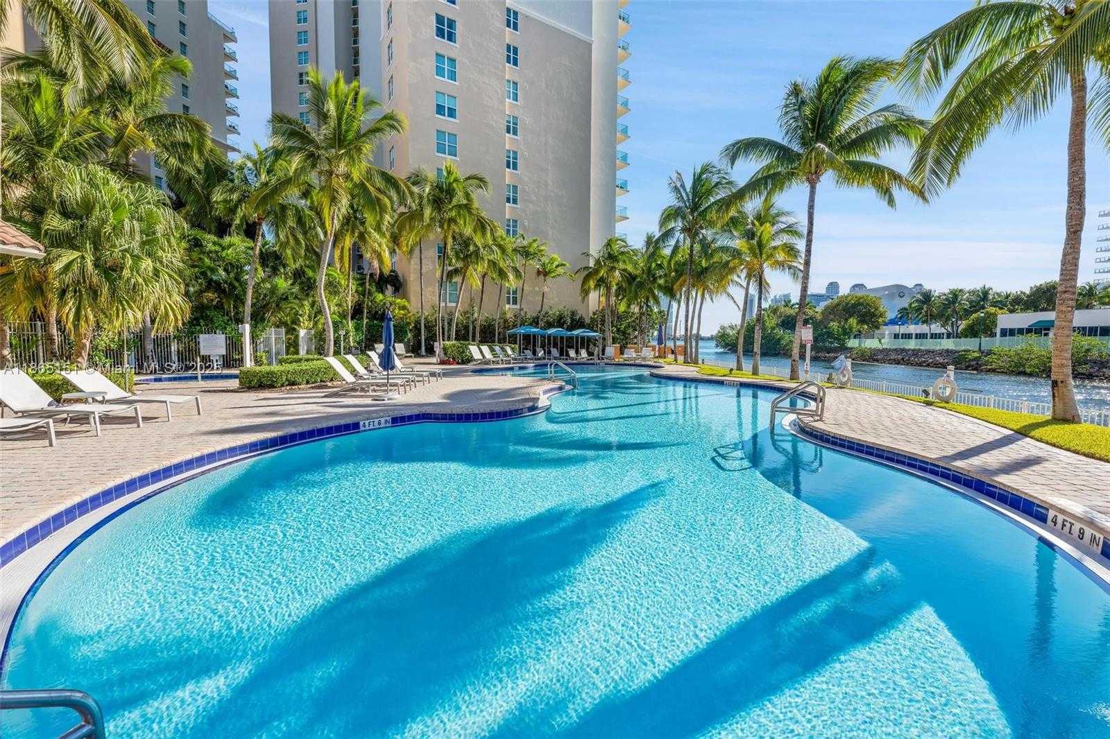 Small Image of 3330 NORTH EAST 190TH ST #1217, Aventura Number 34