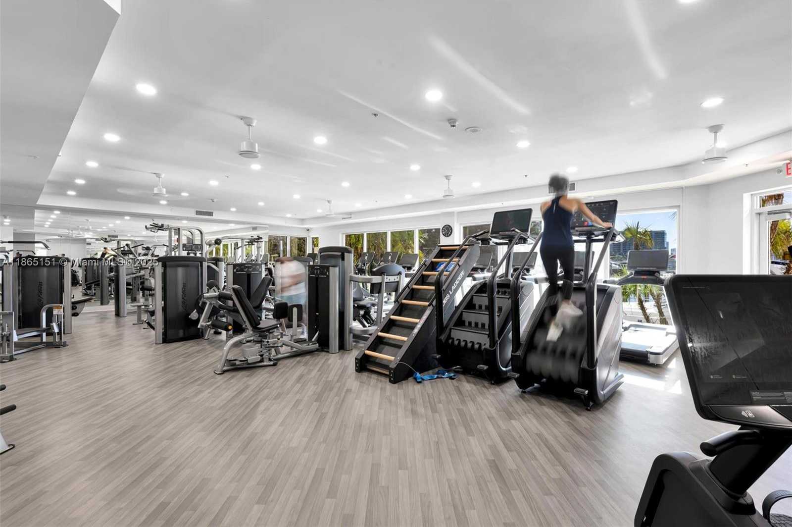 Small Image of 3330 NORTH EAST 190TH ST #1217, Aventura Number 36